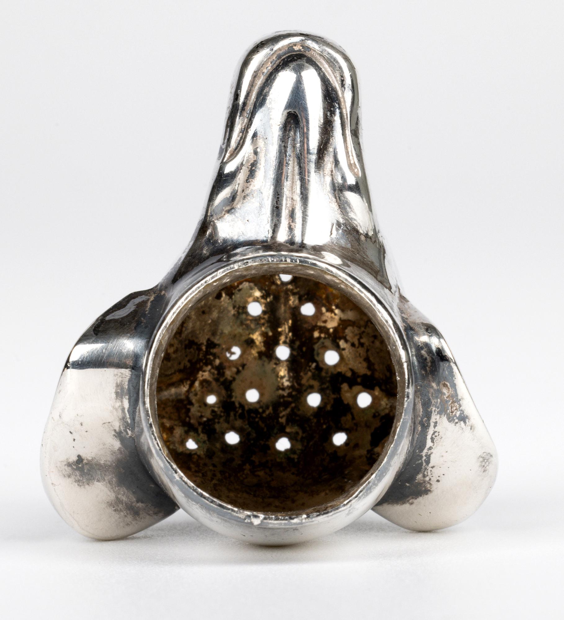 Martin Mayer Perro salchicha alemán Pepperette de cristal con montura de plata en venta 3