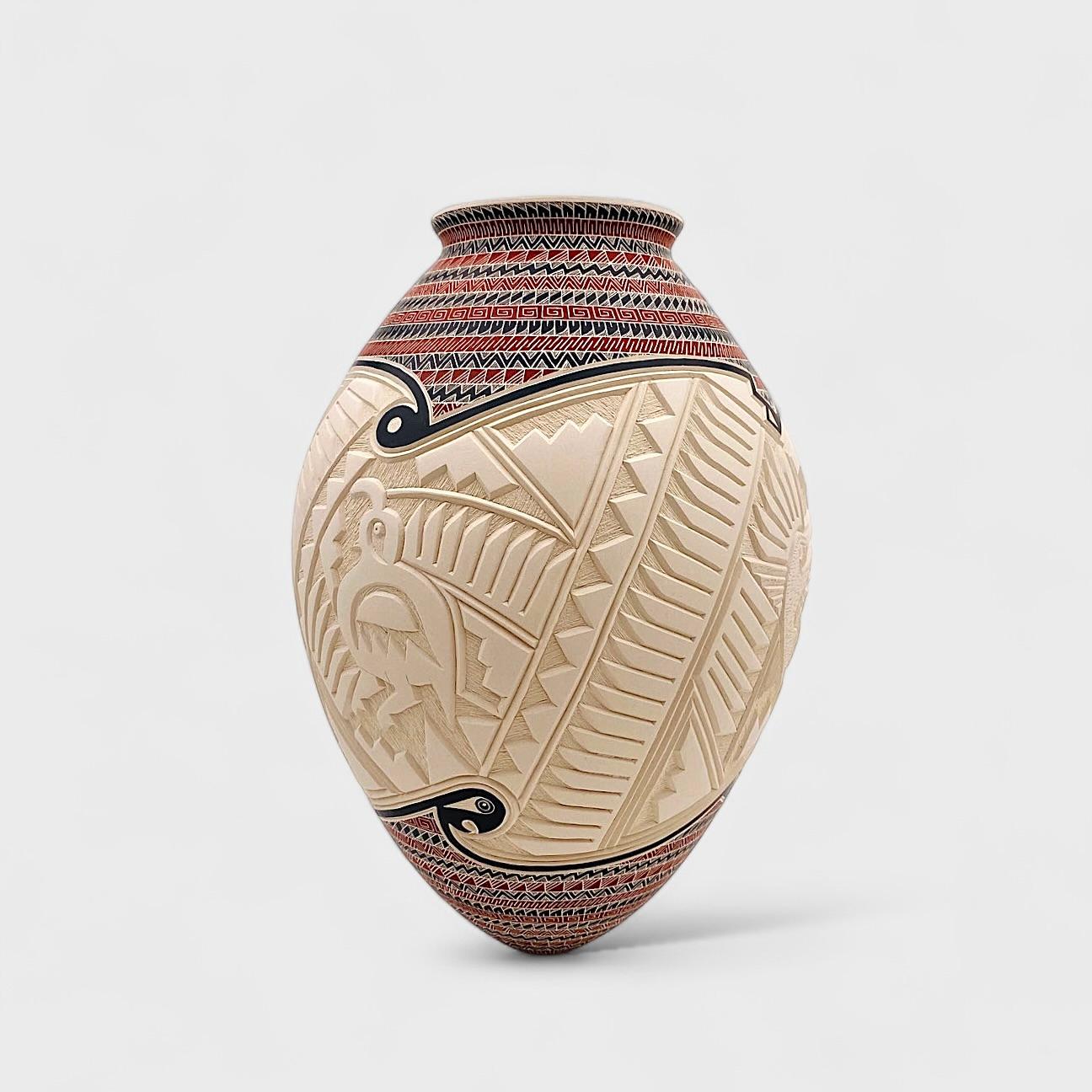 MARTIN OLIVAS QUINTANA WEISSE BIRD VASE – Sculpture von Martin Olivas Quintana