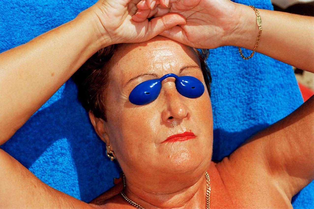Color Photograph de Martin Parr - Benidorm, España, de "Sentido común
