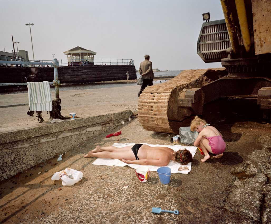 Color Photograph de Martin Parr - Sin título (New Brighton), de "El último recurso".