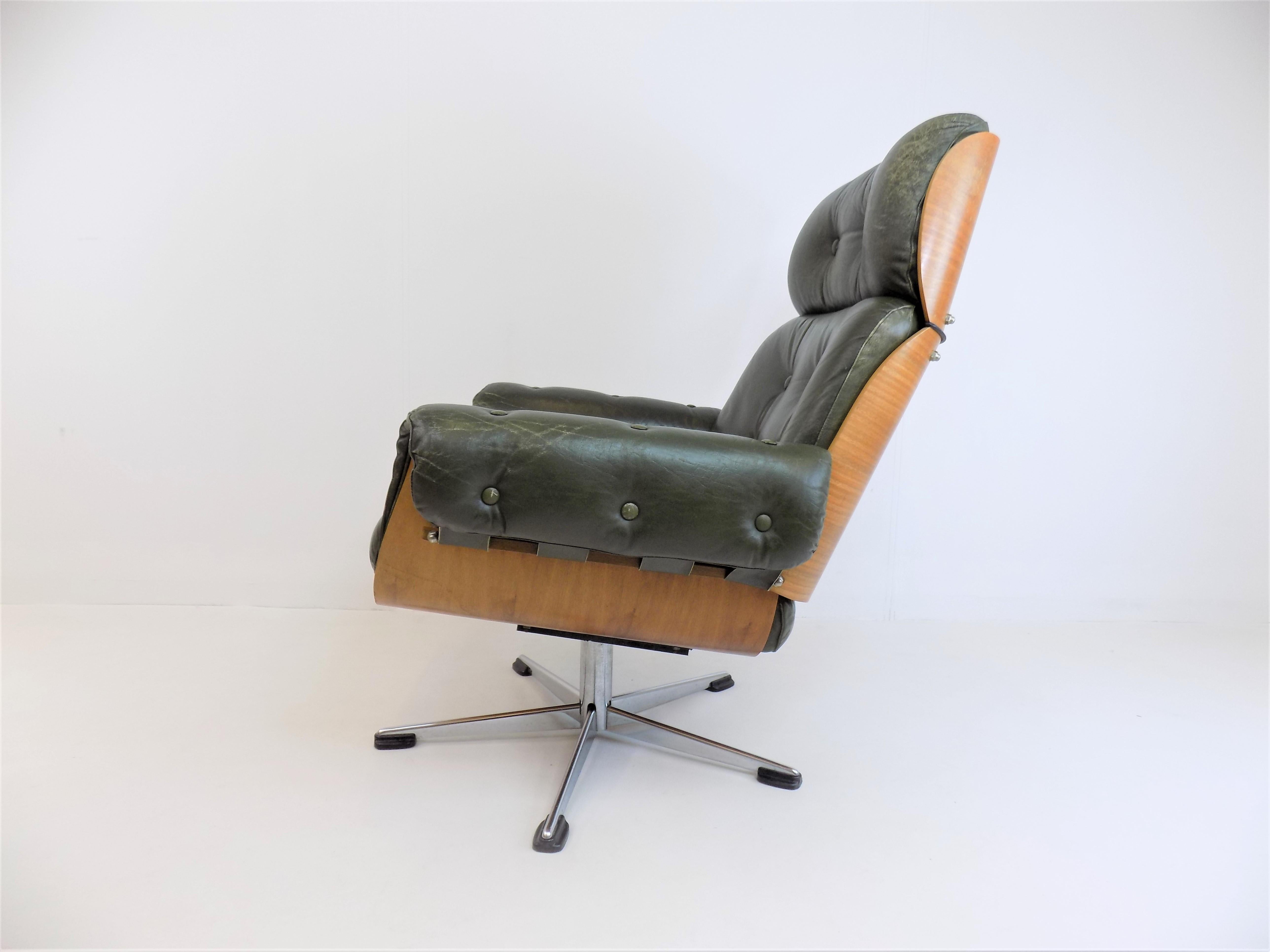 Mid-Century Modern Martin Stoll Leather Chair 5612 for Giroflex For Sale