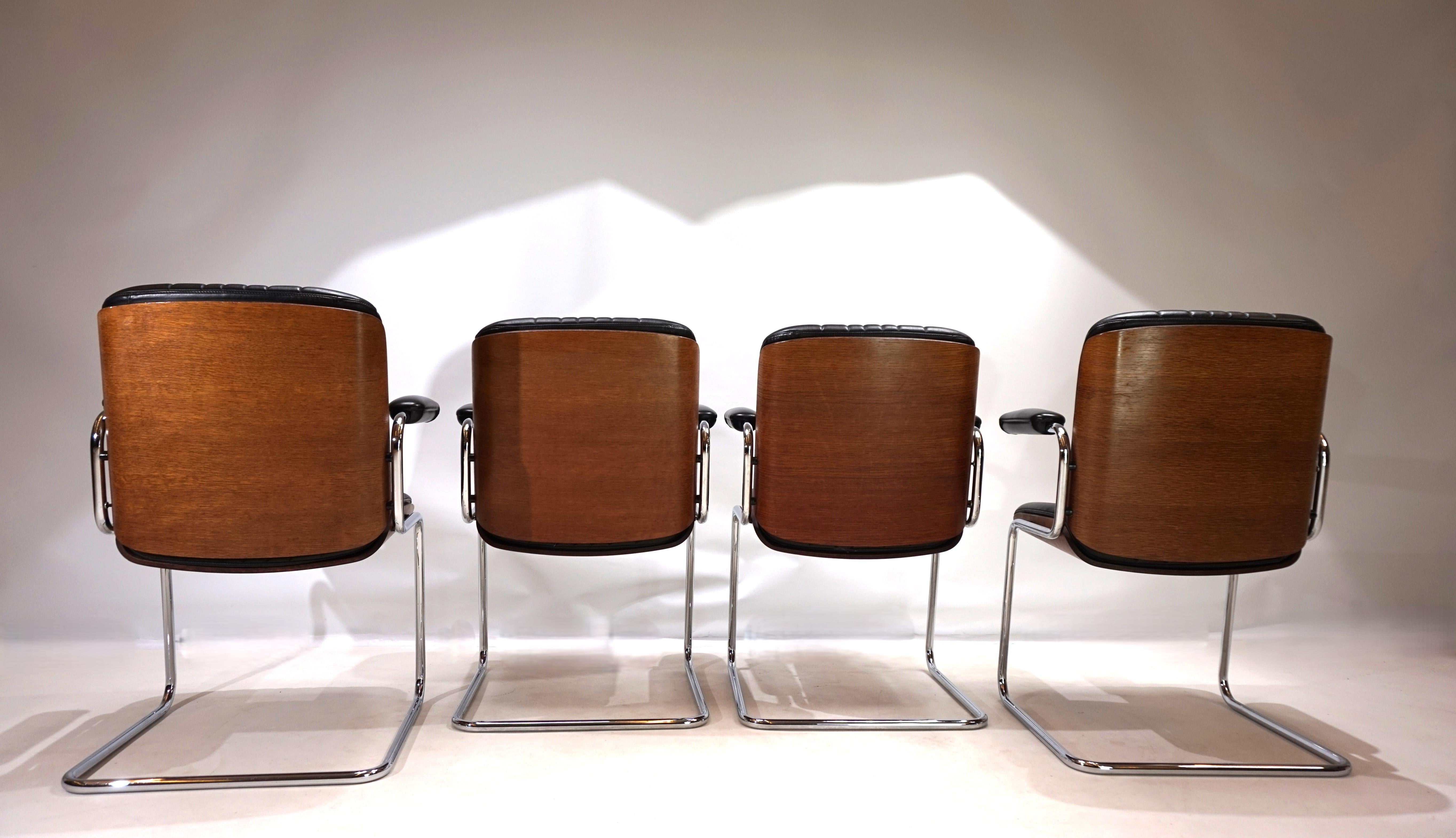Martin Stoll Juego de 4 sillones de piel para comedor/conferencias del Prof. Karl Dittert Suizo en venta