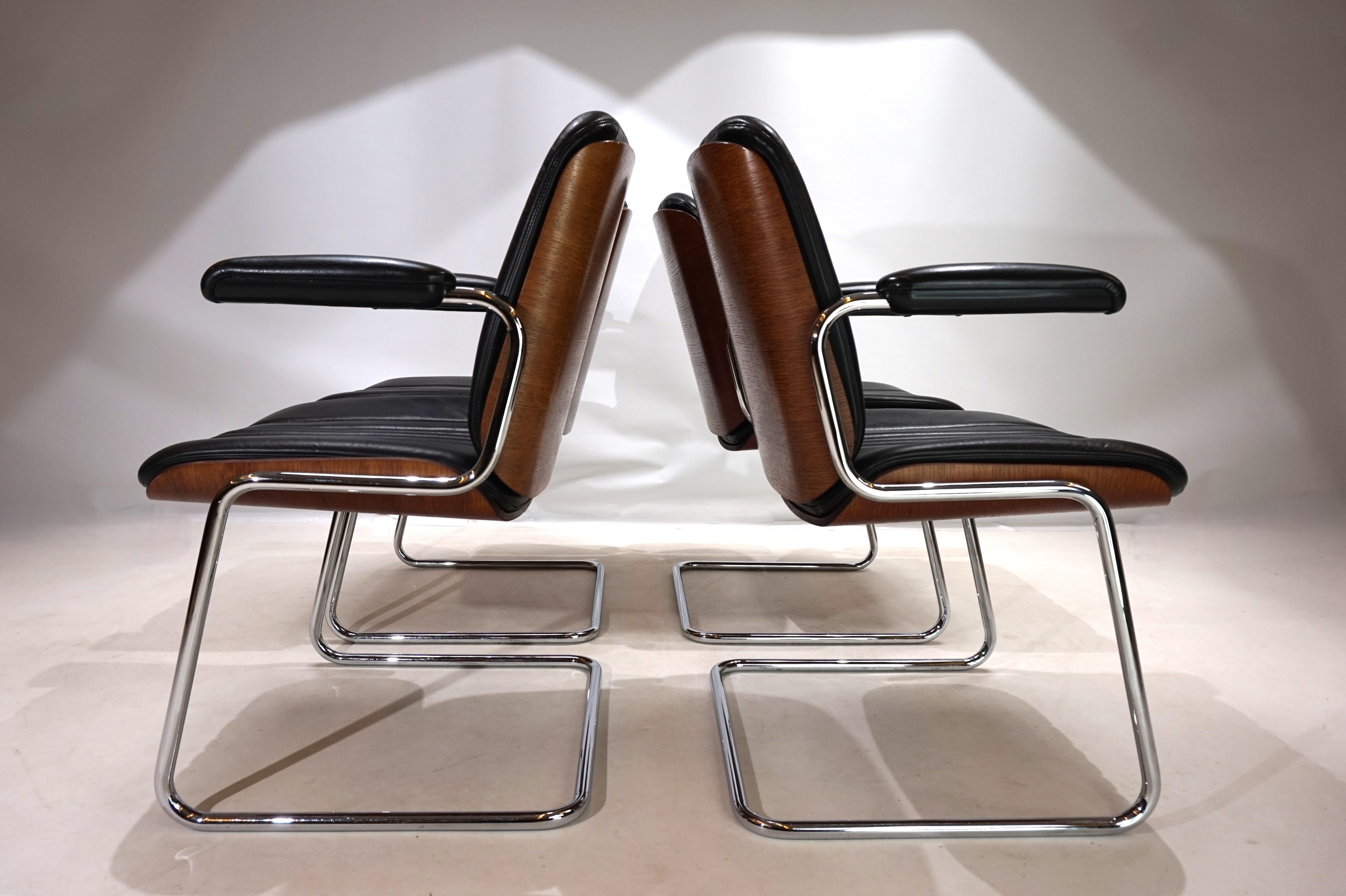 Martin Stoll Juego de 4 sillones de piel para comedor/conferencias del Prof. Karl Dittert Cuero en venta