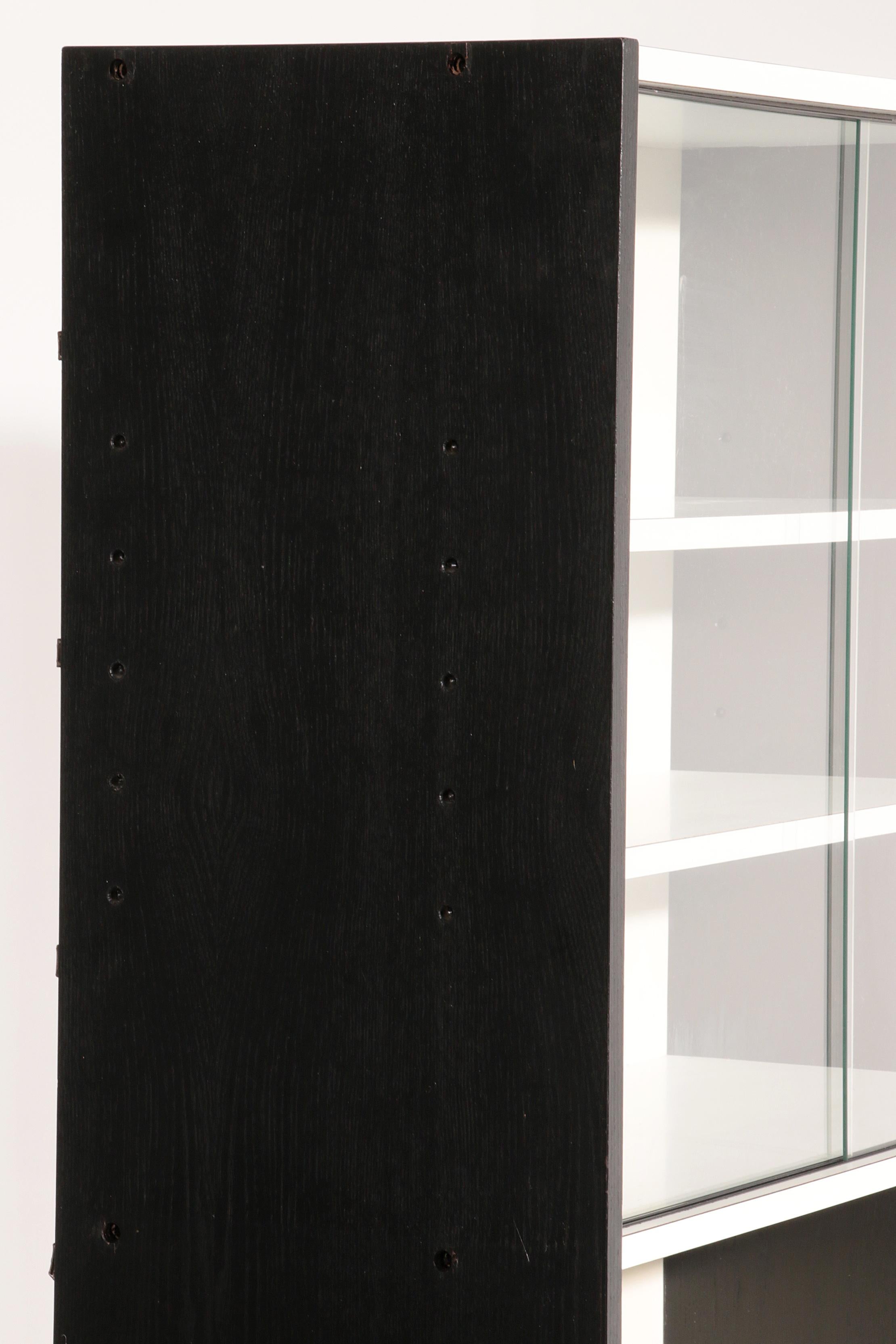 Glass Martin Visser bookcase ‘t Spectrum Holland 1965 For Sale