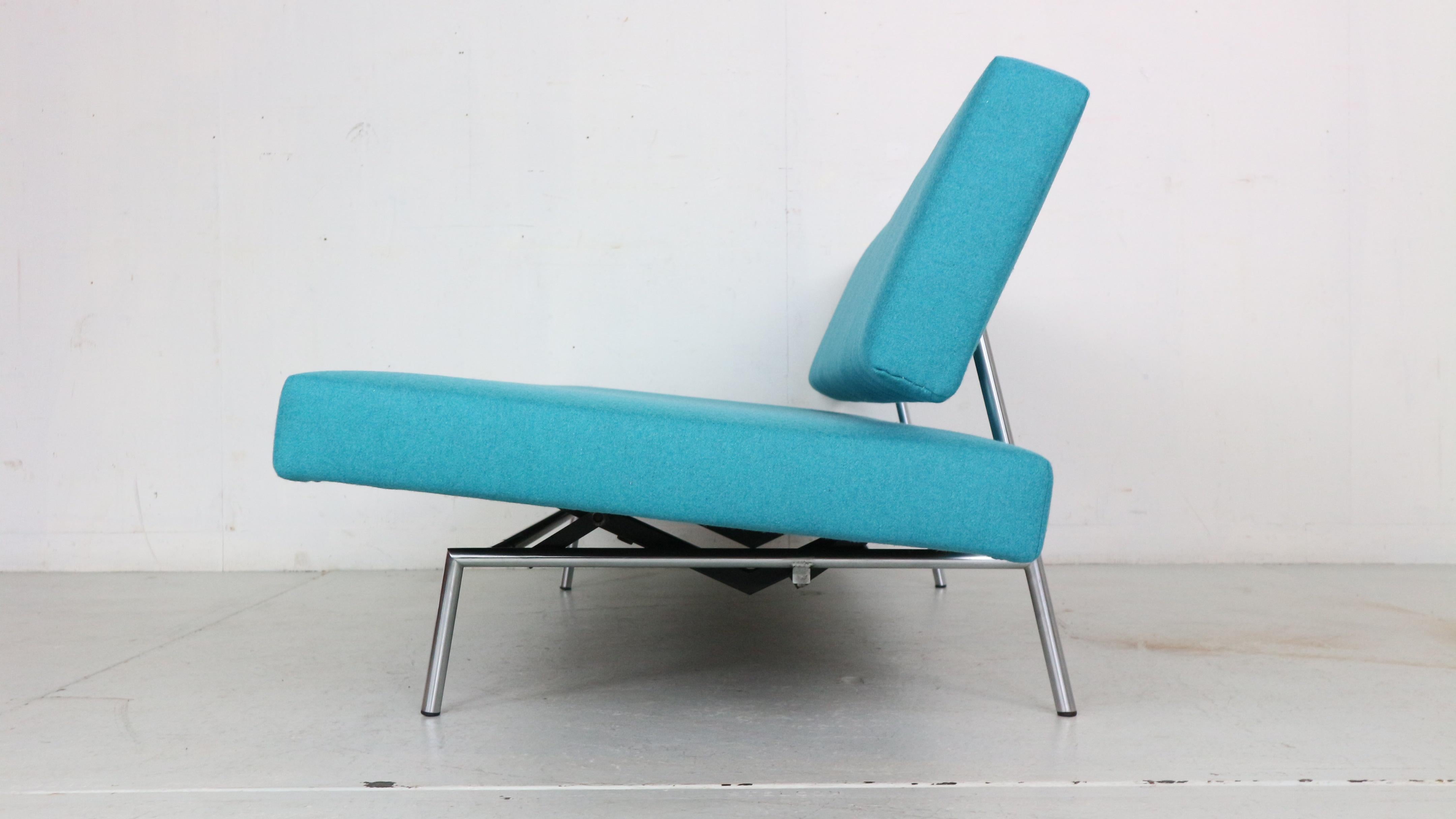 Martin Visser BZ53 Blue Newly Upholstered Sofa or Daybed for t'Spectrum, 1960s 3