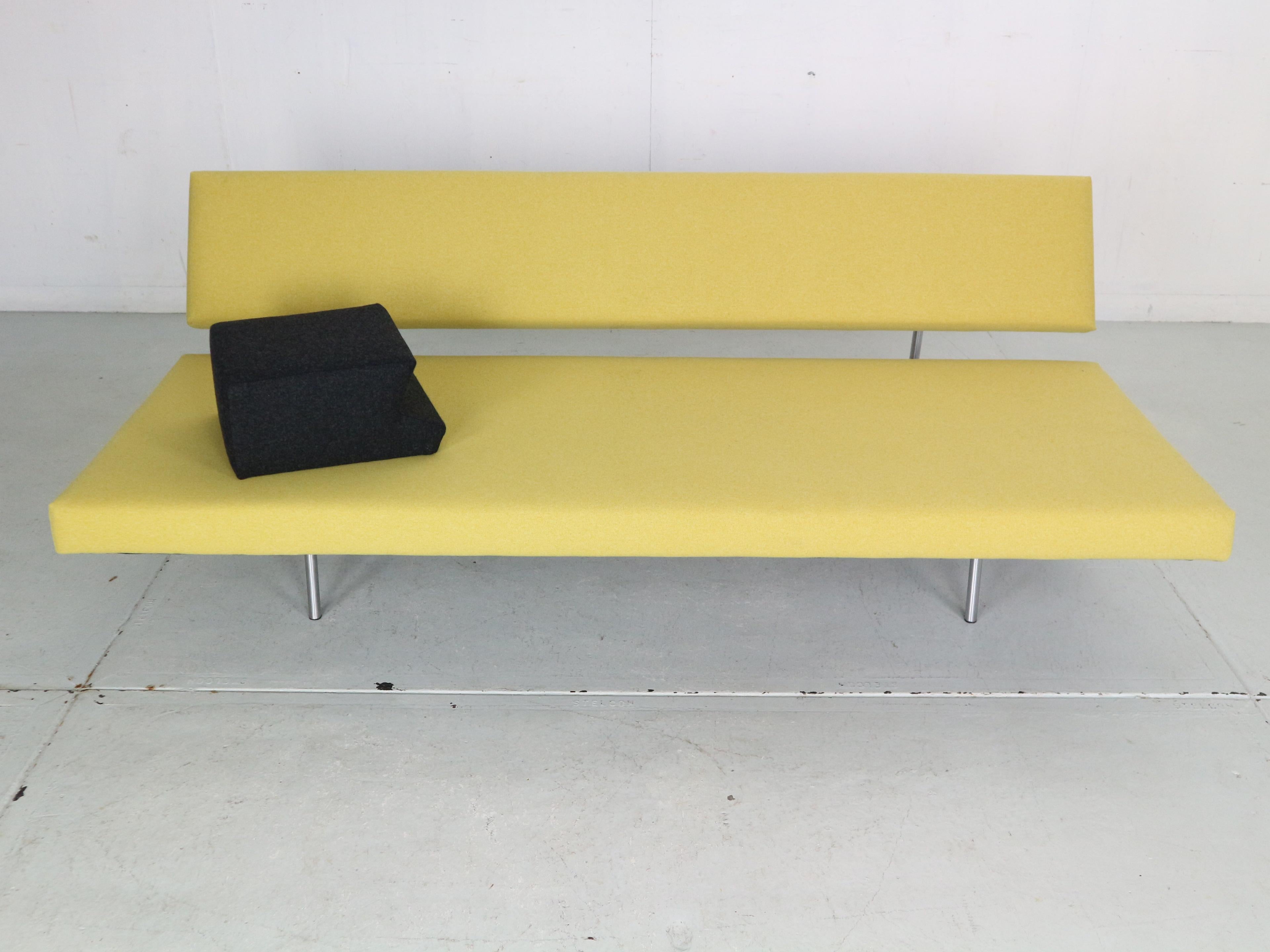 Mid-20th Century Martin Visser BZ53 Newly Upholstered Sofa or Daybed for t'Spectrum, 1960s
