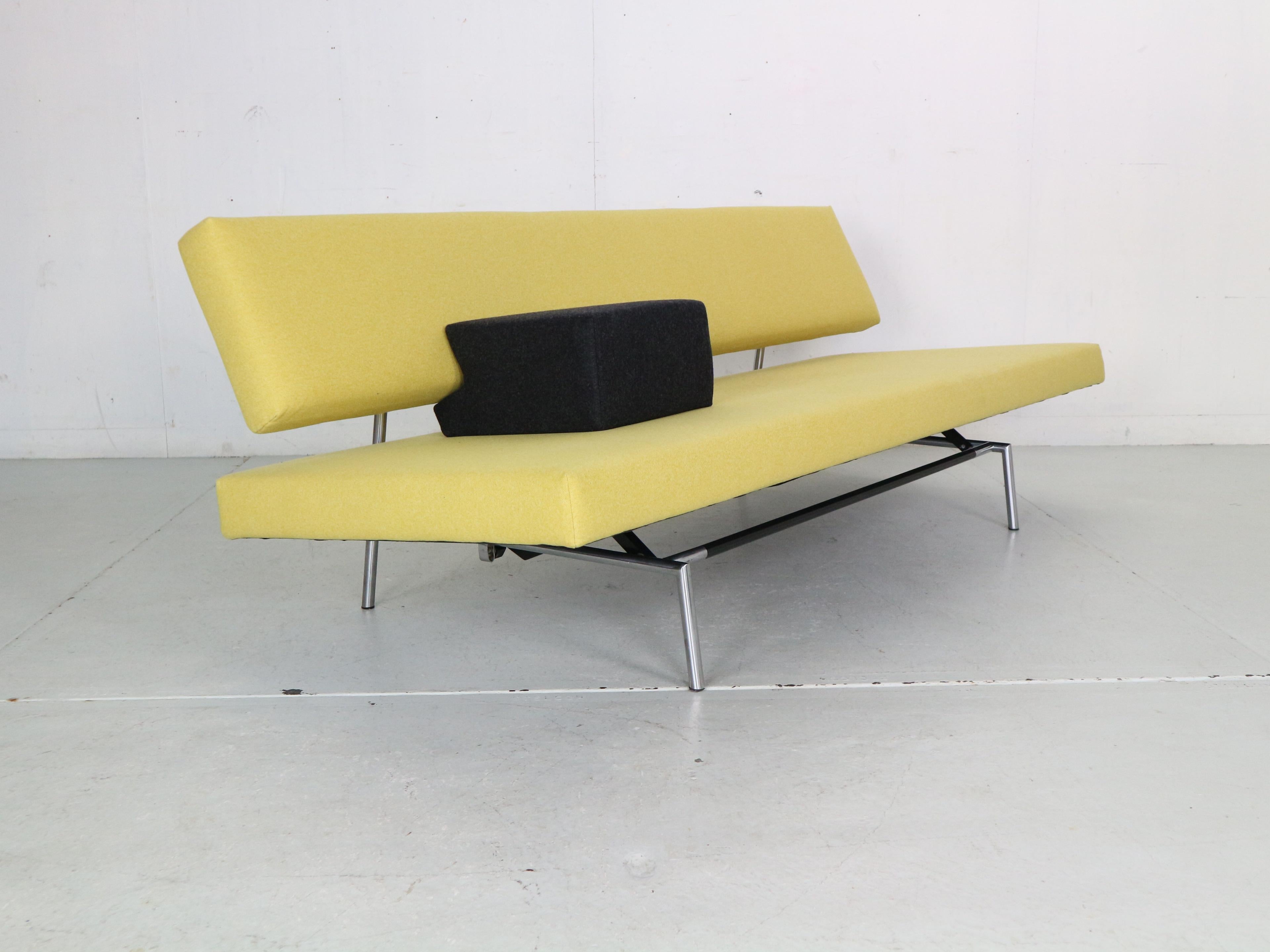 Martin Visser BZ53 Newly Upholstered Sofa or Daybed for t'Spectrum, 1960s 2