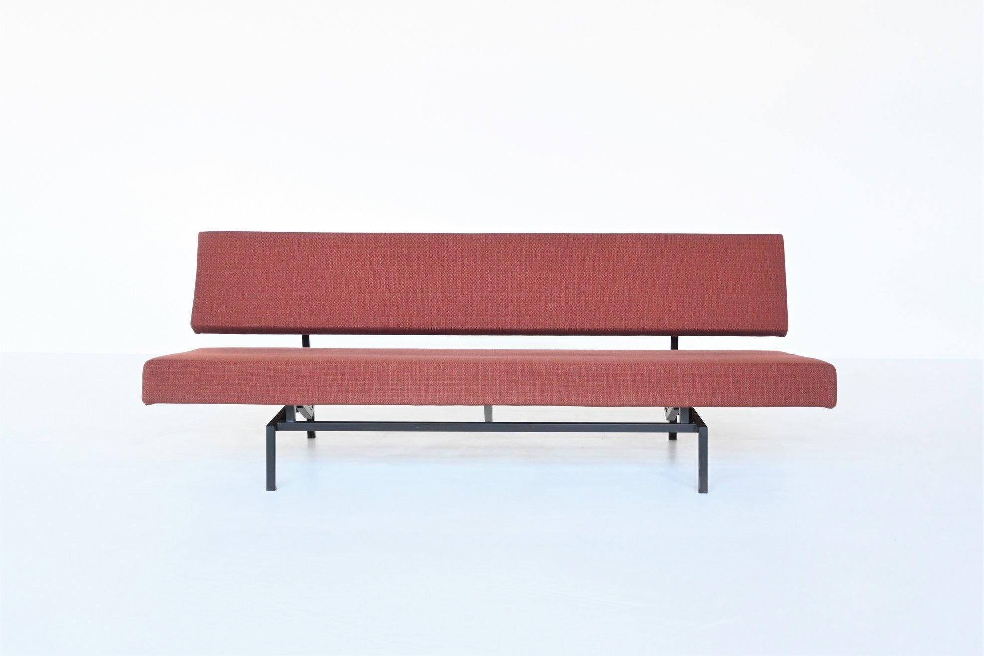 Iconic daybed sofa model BR03 designed by Martin Visser in 1960 and manufactured by 't Spectrum Bergeijk in 1960, The Netherlands. This is the best sold sofa from the 1960s in The Netherlands, no other sofa could compete to this. The sofa can be