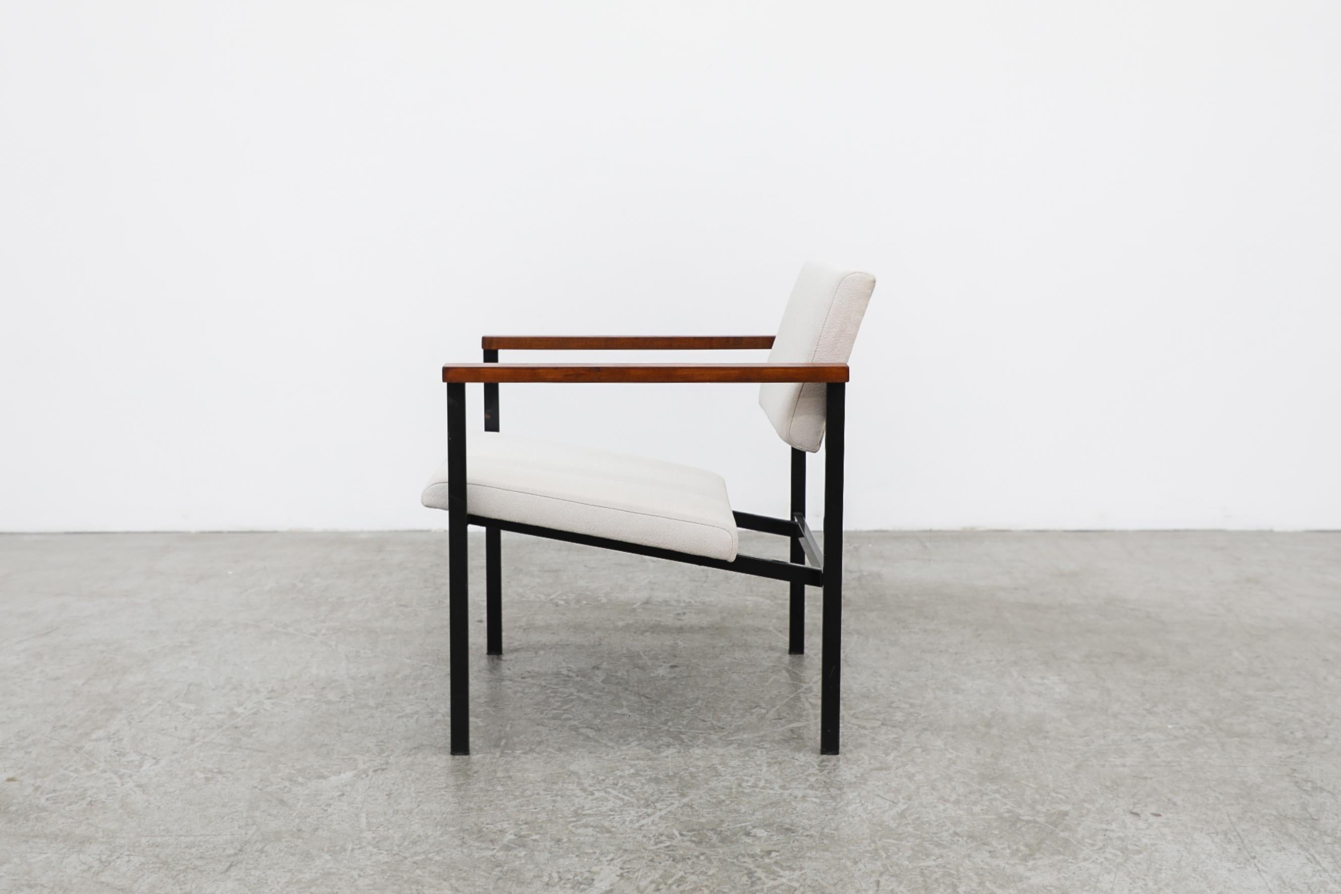 Métal Fauteuil de direction Martin Visser avec structure noire, accoudoirs en Wood et tapisserie d'ameublement blanche en vente