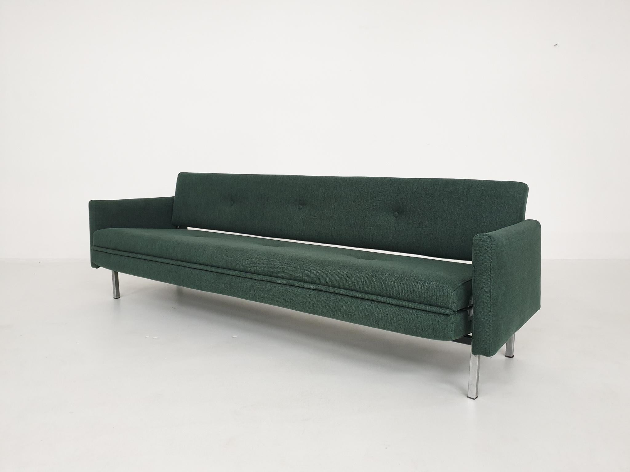 This sofa is model BR 49, often refered to as Model BR39/49, a design by Martin Visser for 't Spectrum the Netherlands. This sofa one of the most rare and sought after daybeds of the Dutch midcentury. 

In contradiction to the other sofa daybed by