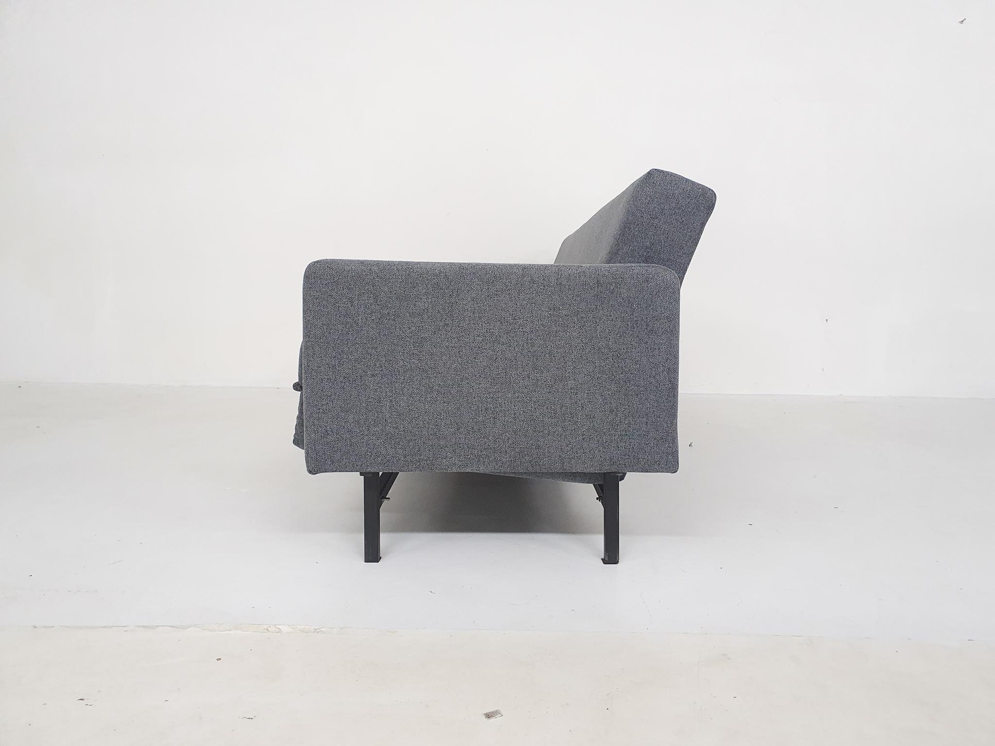 Mid-Century Modern Martin Visser for 'T Spectrum Br49 Sleeper / Sofa, the Netherlands, 1950's