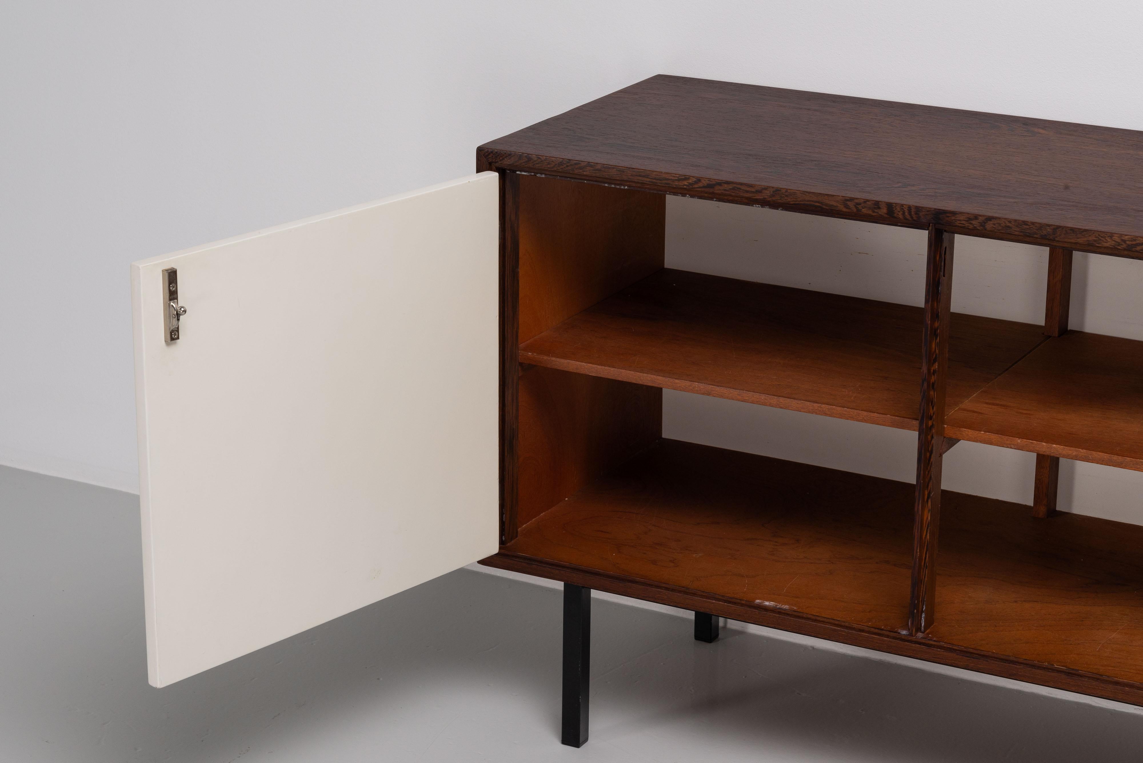 Martin Visser KW21 small sideboard ‘t Spectrum 1959 For Sale 5