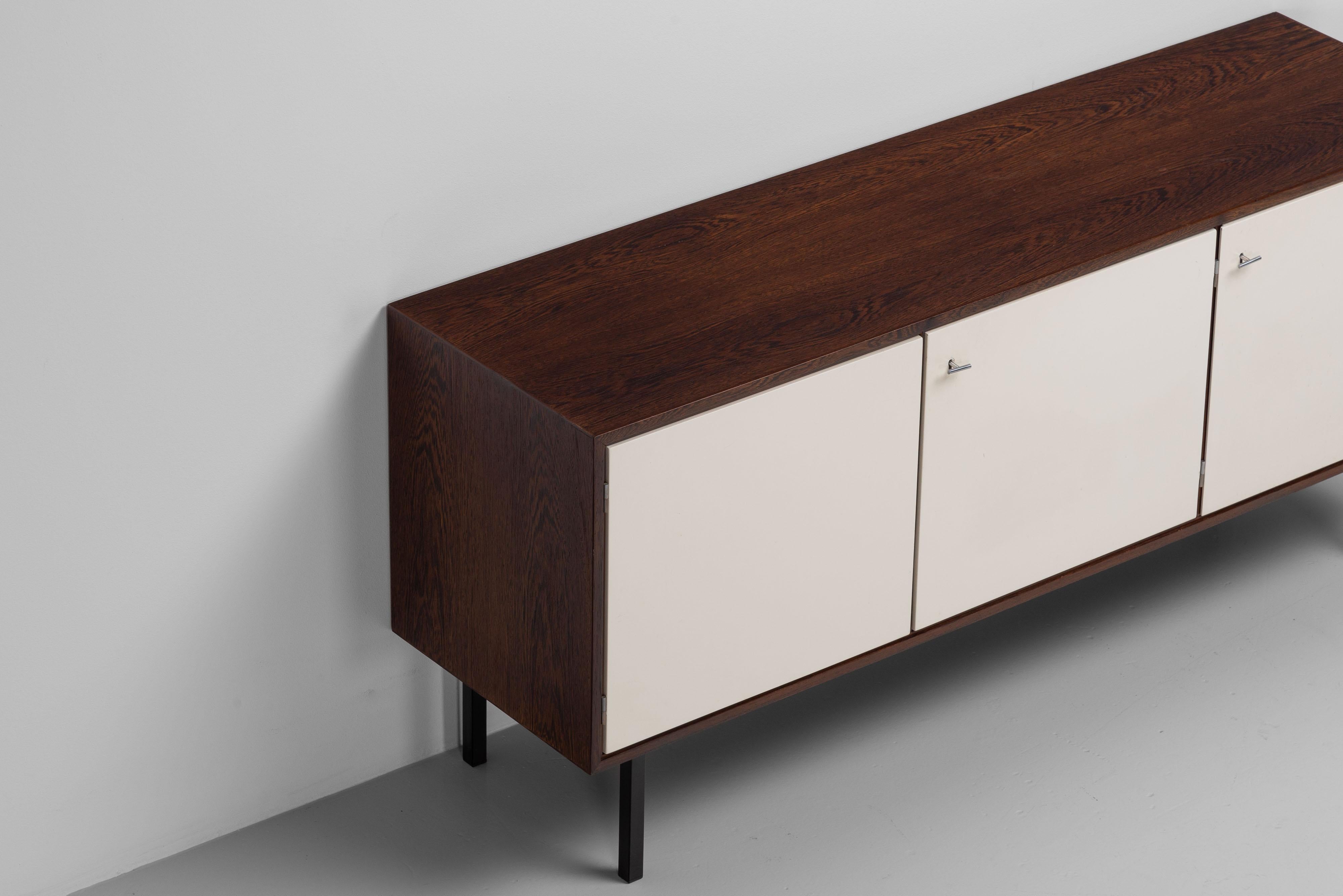 Mid-20th Century Martin Visser KW21 small sideboard ‘t Spectrum 1959 For Sale