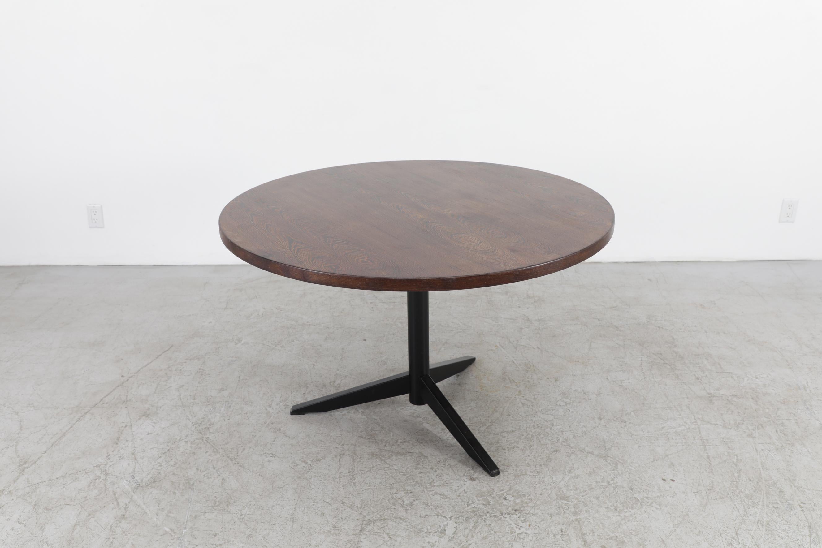 Martin Visser Model TE06 Round Dining Table for 't Spectrum In Good Condition In Los Angeles, CA