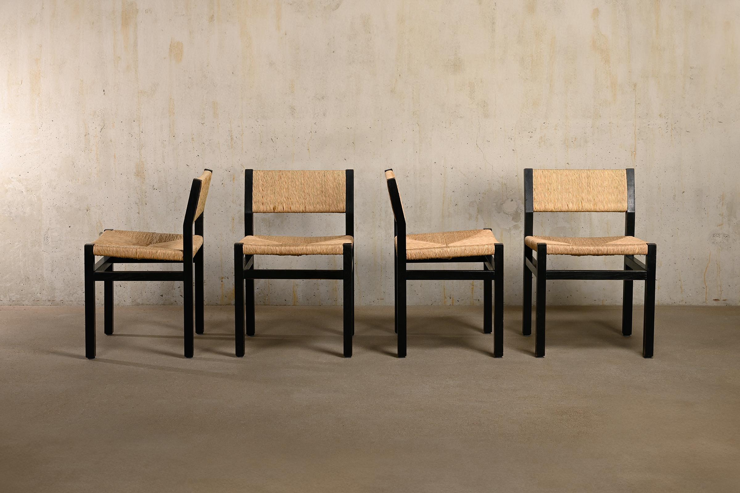 Mid-Century Modern Martin Visser SE82 Chairs in Black Wood and hand woven Rush Seats for Spectrum For Sale