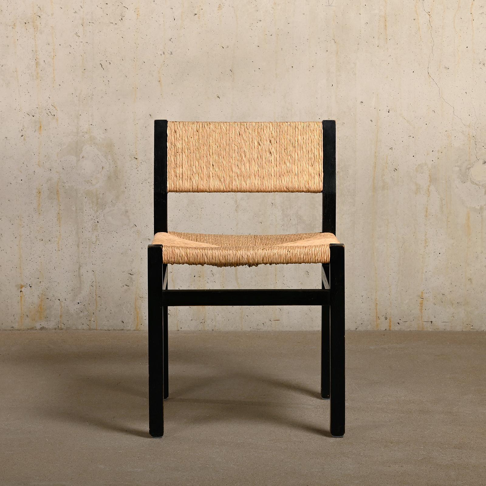 Late 20th Century Martin Visser SE82 Chairs in Black Wood and hand woven Rush Seats for Spectrum For Sale