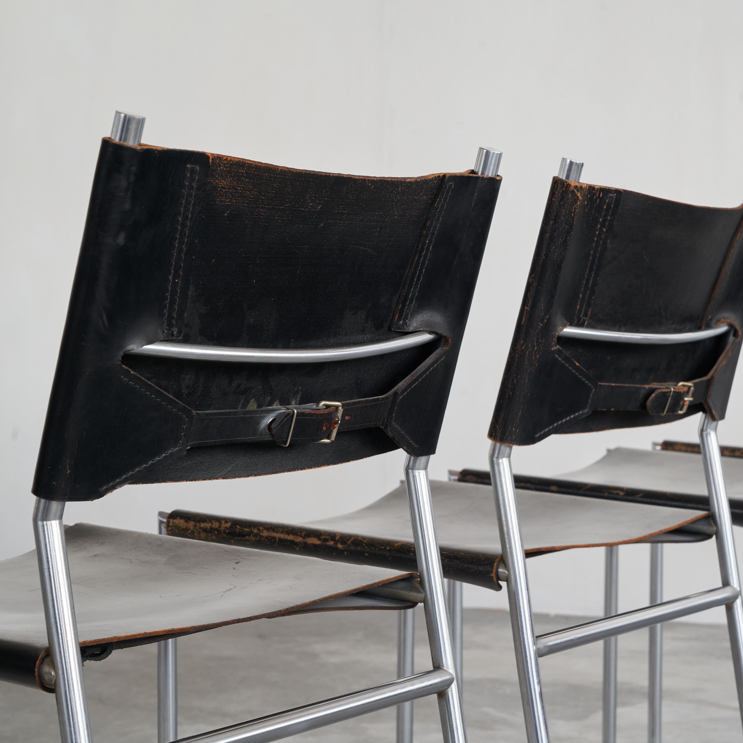 Néerlandais Martin Visser Ensemble de 4 chaises 'SE06' en cuir noir patiné 1960 en vente