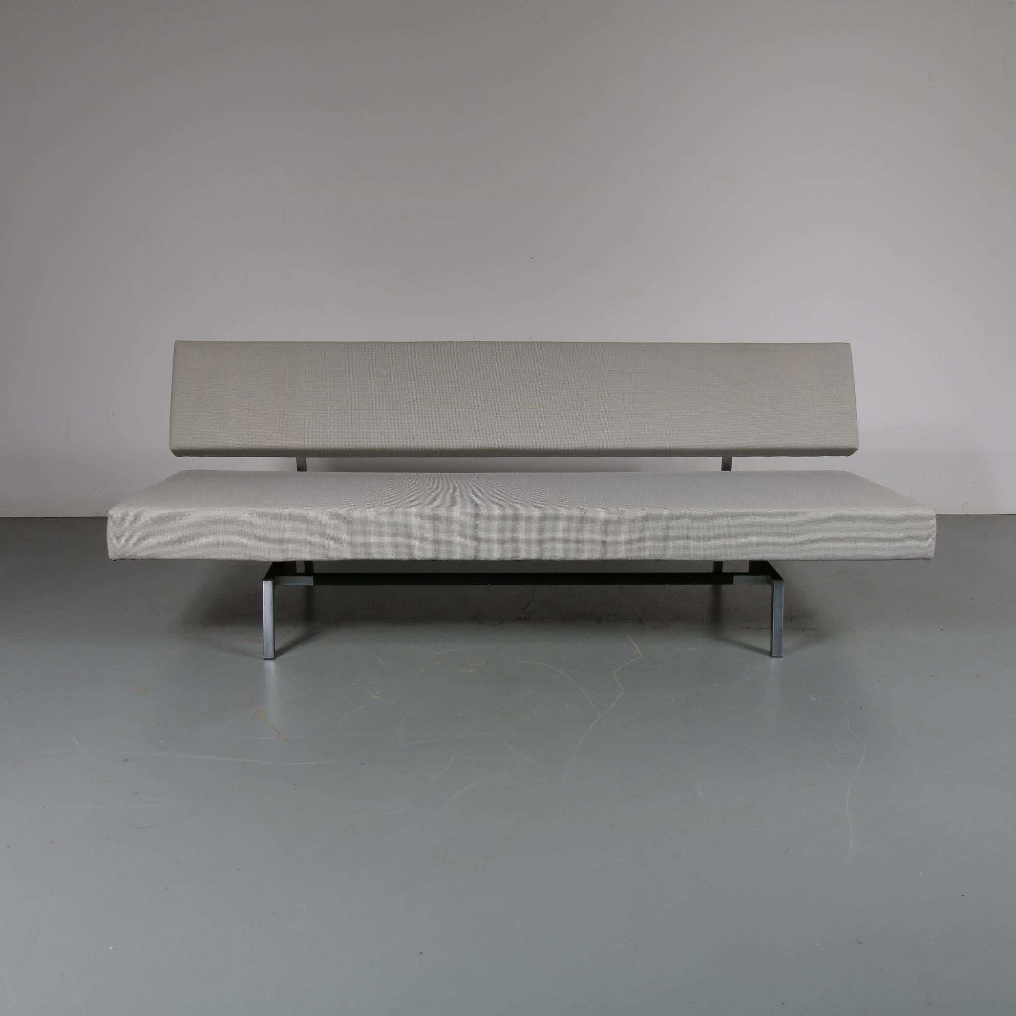 Lacquered Martin Visser Sleeping Sofa for Spectrum, circa 1960