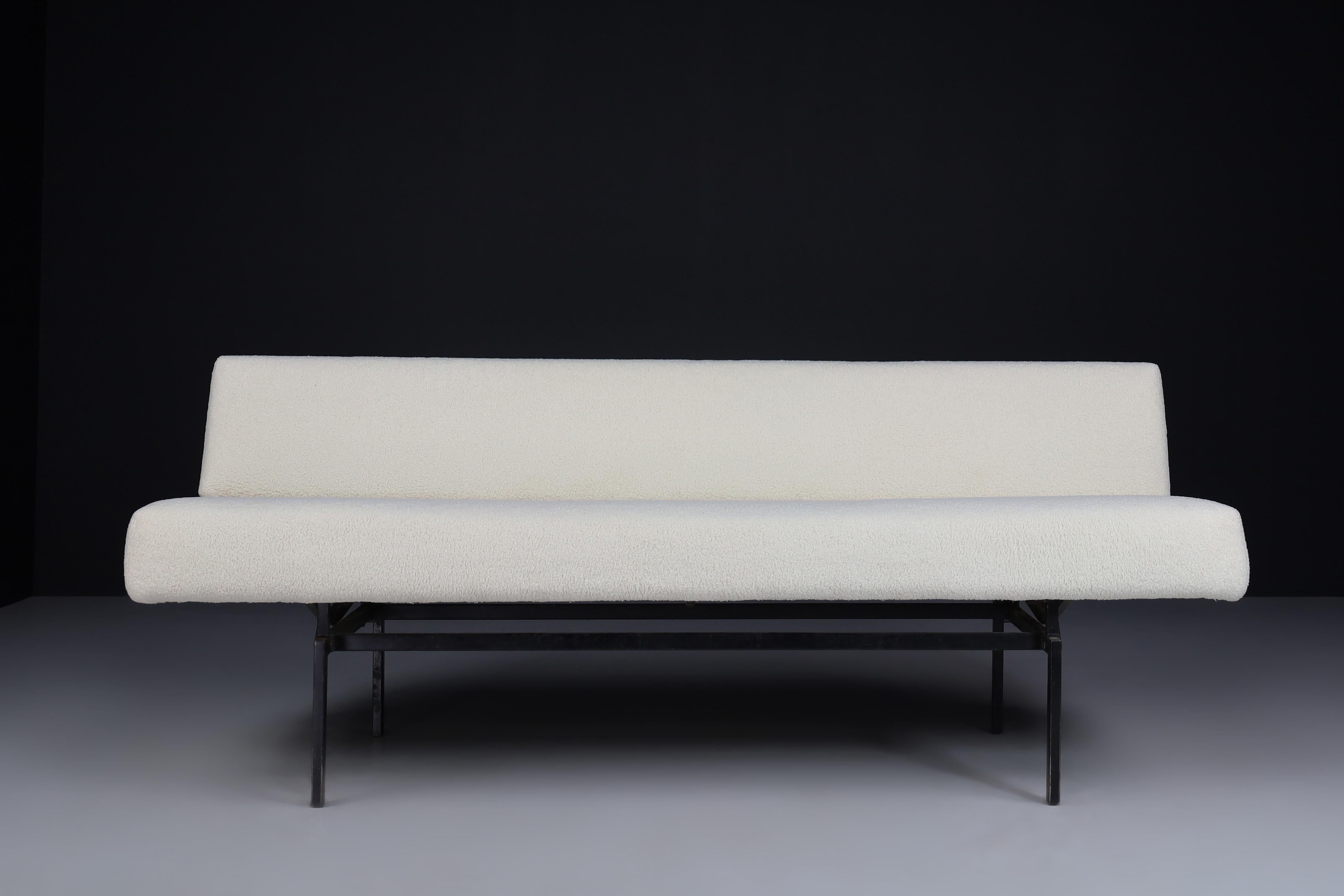 Dutch Martin Visser Sofa or Sleeper Sofa for 't Spectrum in New Teddy Fabric, 1960s