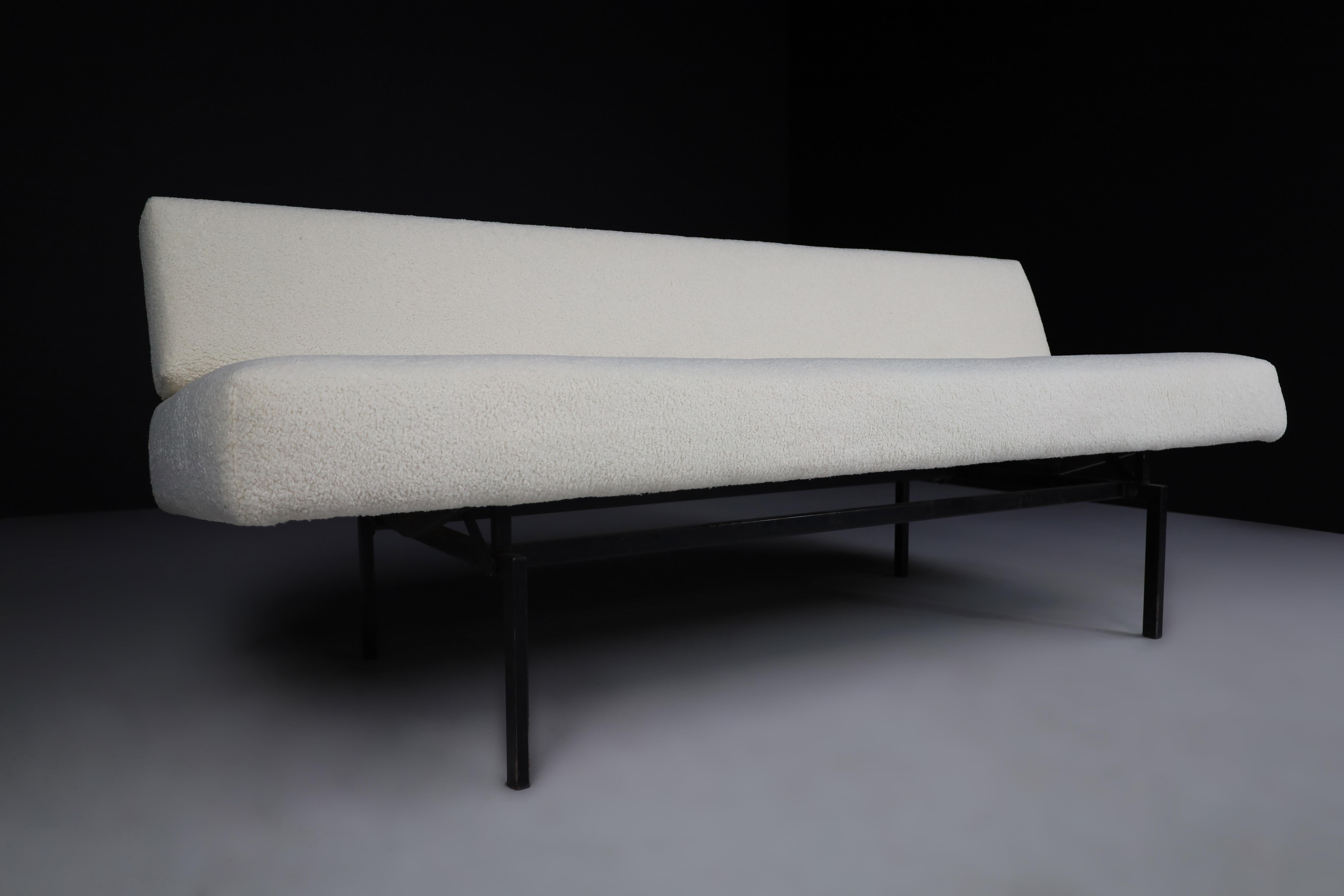 Metal Martin Visser Sofa or Sleeper Sofa for 't Spectrum in New Teddy Fabric, 1960s