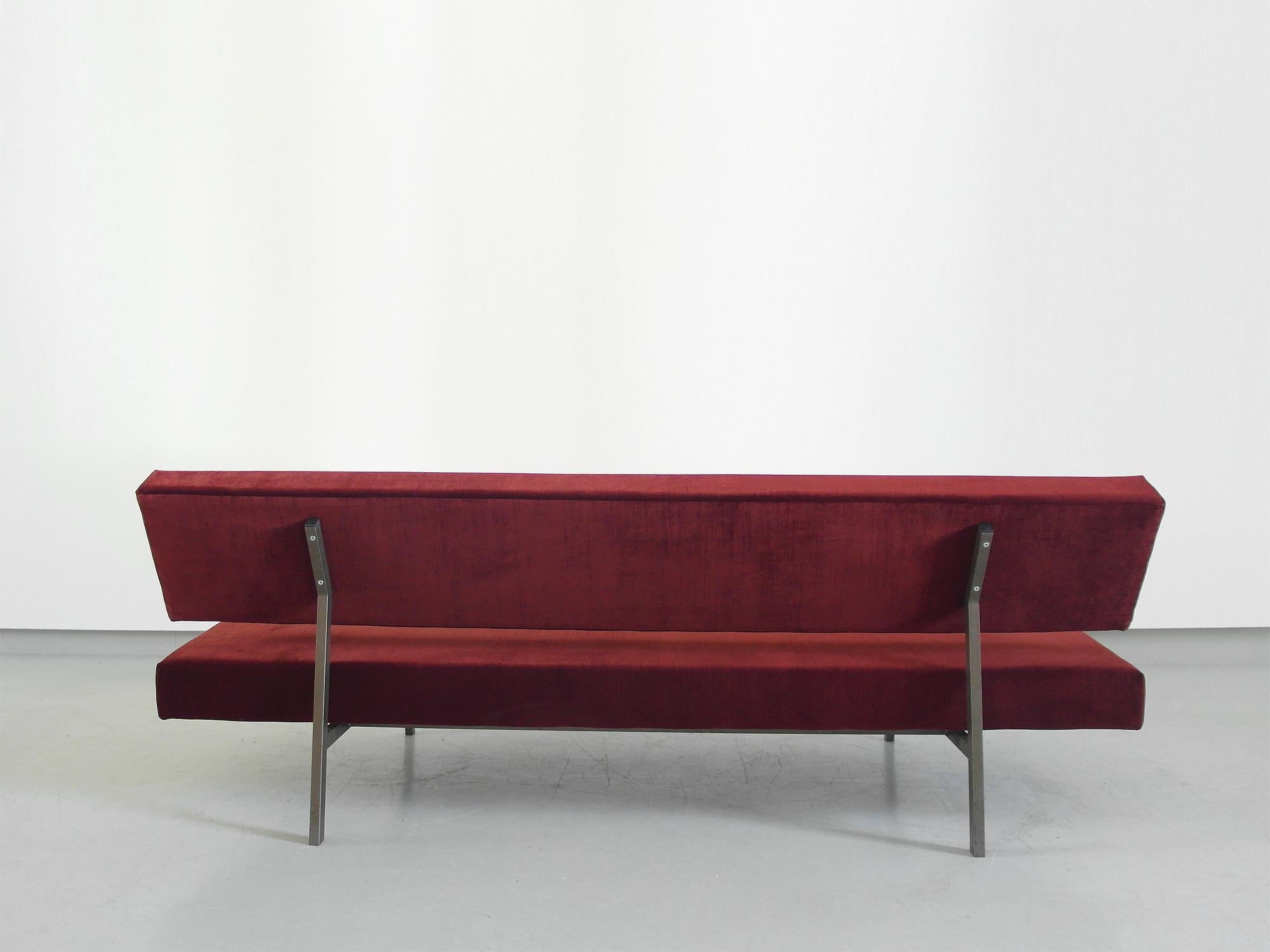 Martin Visser Streamline Sleeper Sofa / Daybed by Spectrum, the Netherlands 1960 For Sale 2