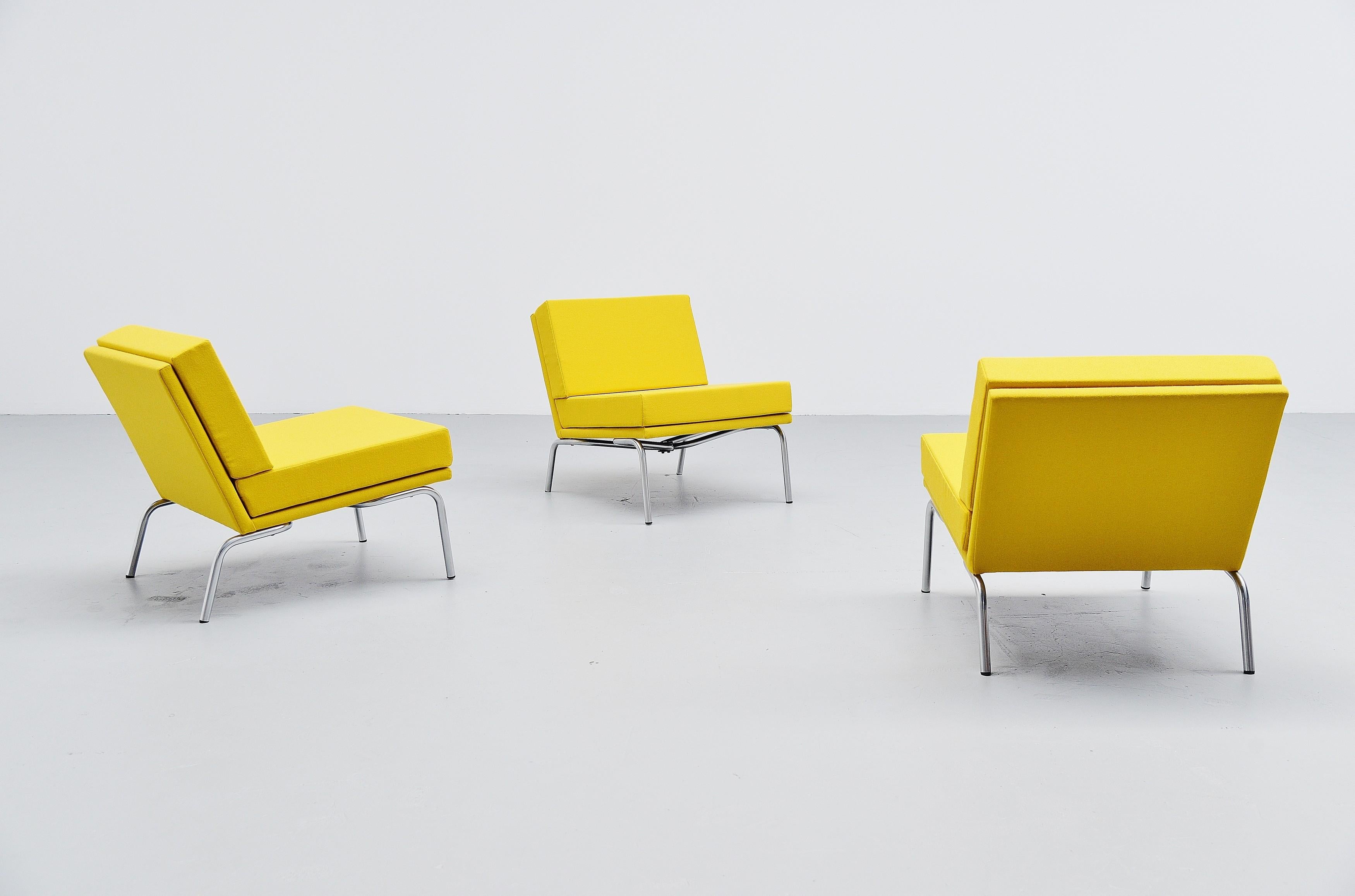 Seltener Satz von 3 Sesseln, Modell SZ04, entworfen von Martin Visser und hergestellt von 't Spectrum, Niederlande 1964. Diese Loungesessel können zur Seite gestellt werden, so dass sie auch als modulares Sofasystem verwendet werden können. Dieses