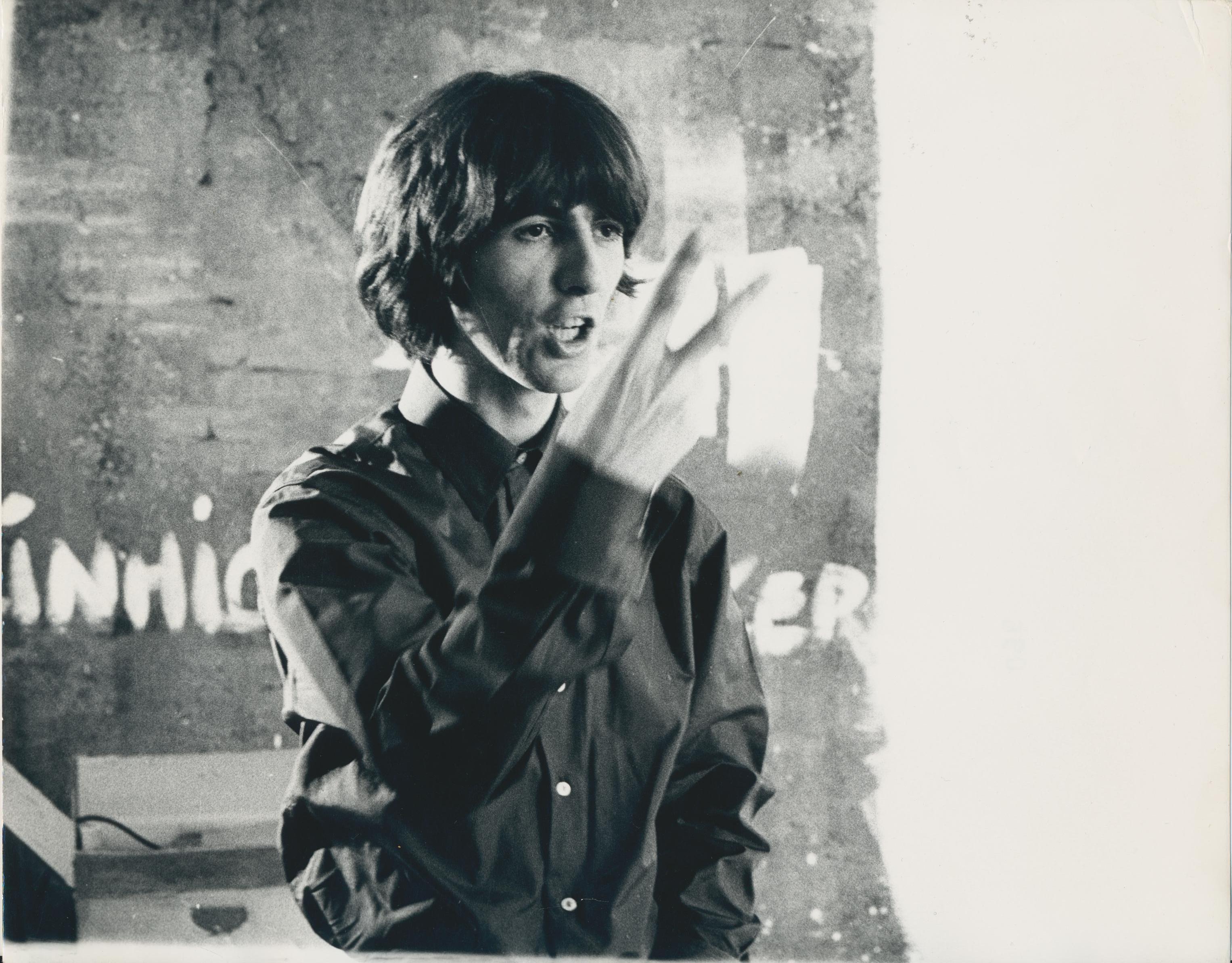 Black and White Photograph Martin Weaver - Photographie noire et blanche de George Harrison, années 1970, 20,3 x 25,9 cm