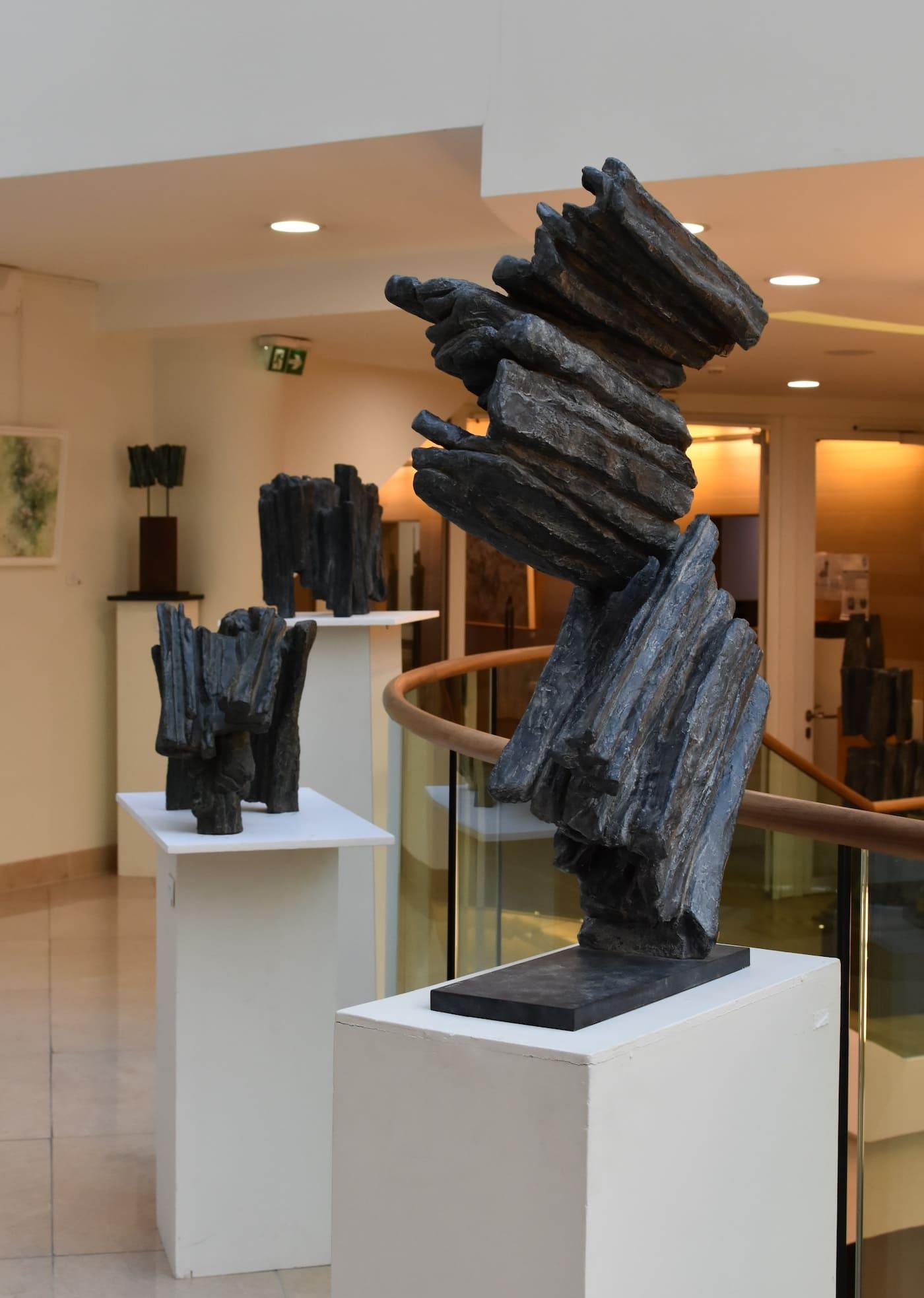 Zeichen und Schrift n°6 von Martine Demal - Skulptur aus Bronze, abstrakt, Harmonie im Angebot 3