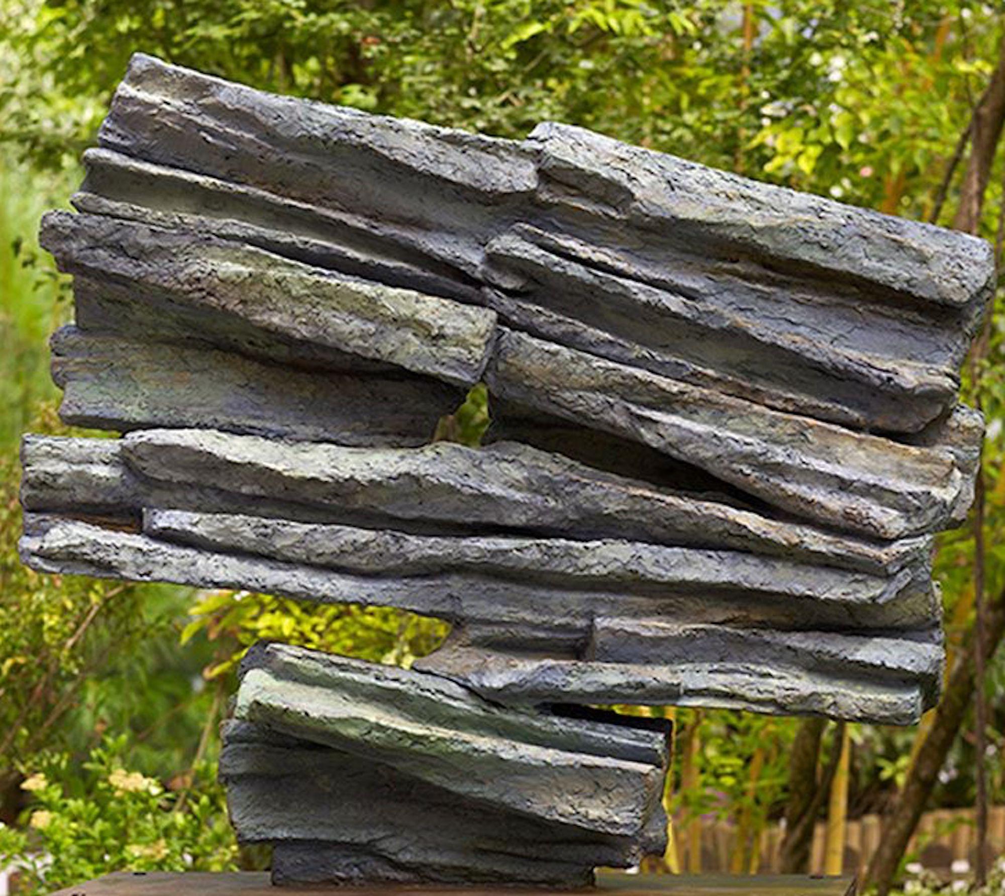Signs and Writings No. 3 di Martine Demal - Scultura in bronzo da esterno, astratta in vendita 4