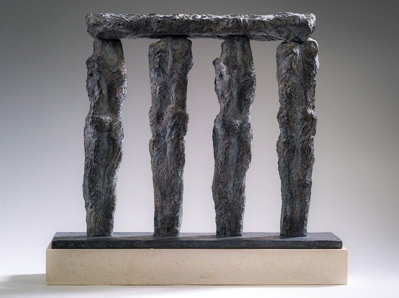 Stonehenge von Martine Demal - Zeitgenössische Bronzeskulptur, abstrakt, Harmonie im Angebot 1
