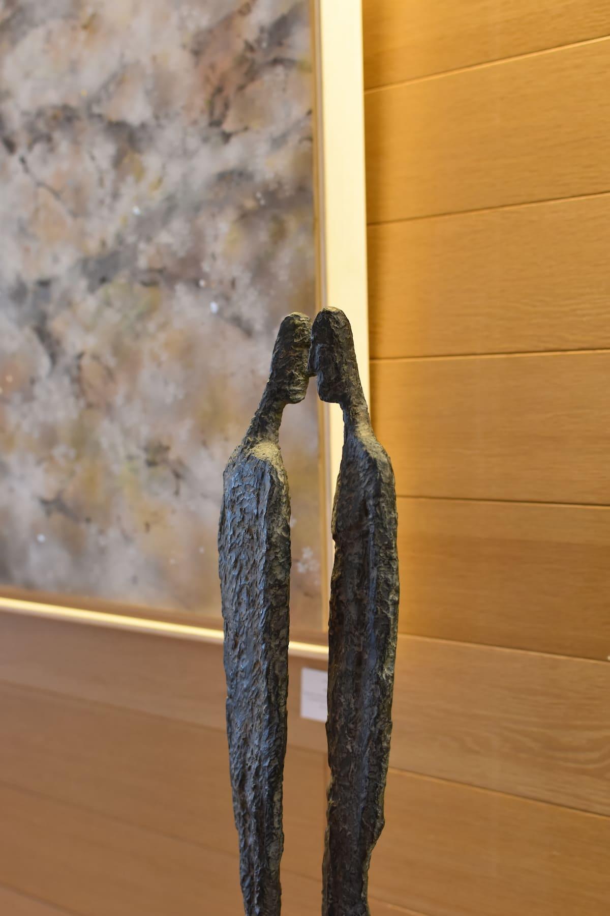 Le grand secret de Martine Demal - Sculpture contemporaine en bronze, figure humaine 6