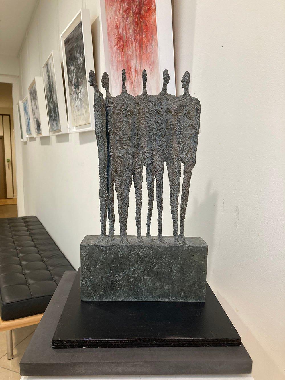 Le groupe de Martine Demal - sculpture en bronze, groupe de figures humaines, harmonie en vente 7