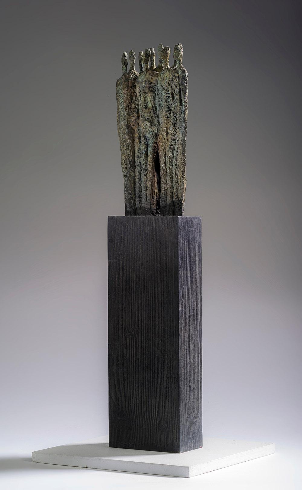 The Ones von Martine Demal – Bronzeskulptur, Gruppe menschlicher Figuren, Harmonie im Angebot 1