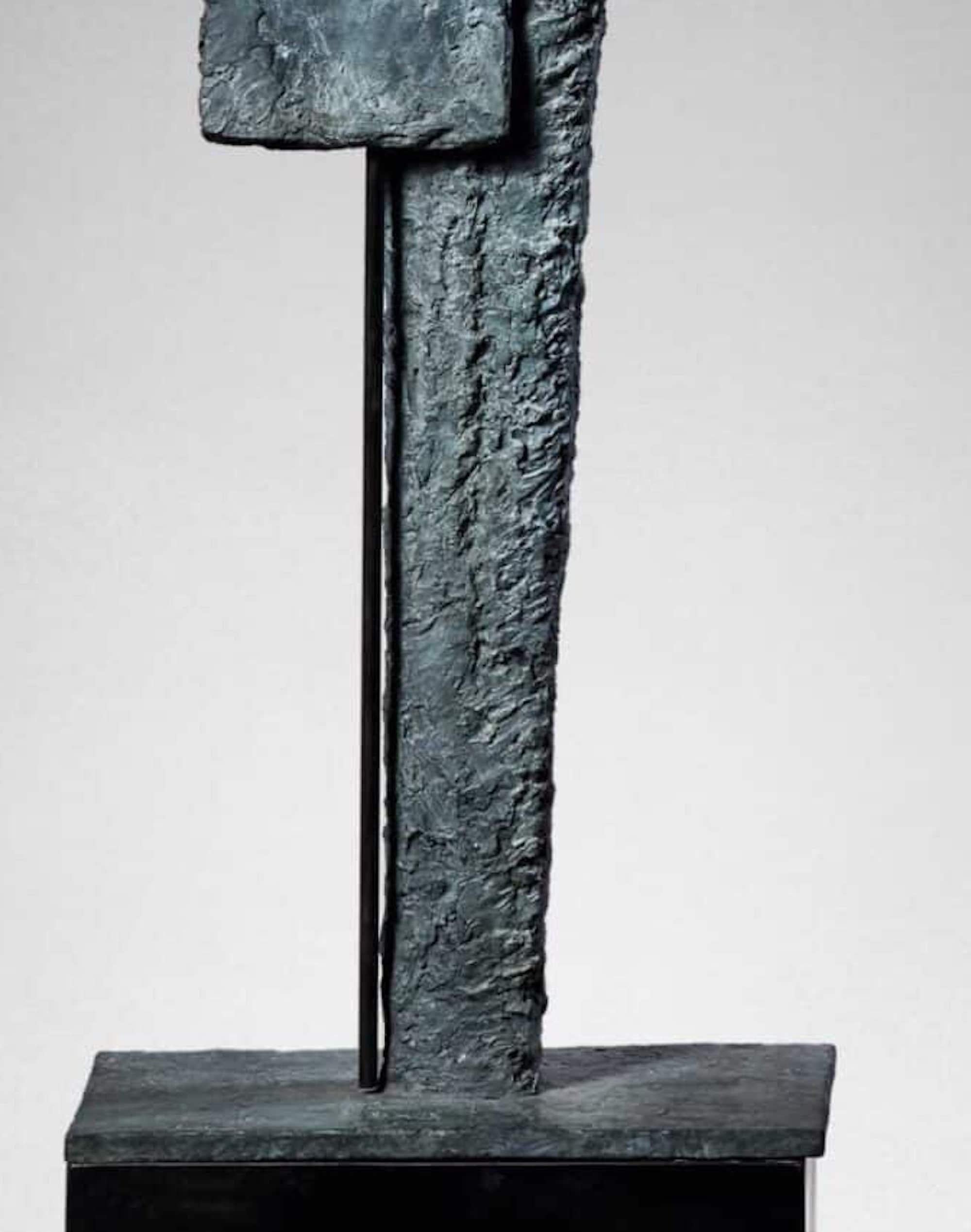 Warrior von Martine Demal - Zeitgenössische Bronze-Skulptur, menschliche Figur, groß im Angebot 4