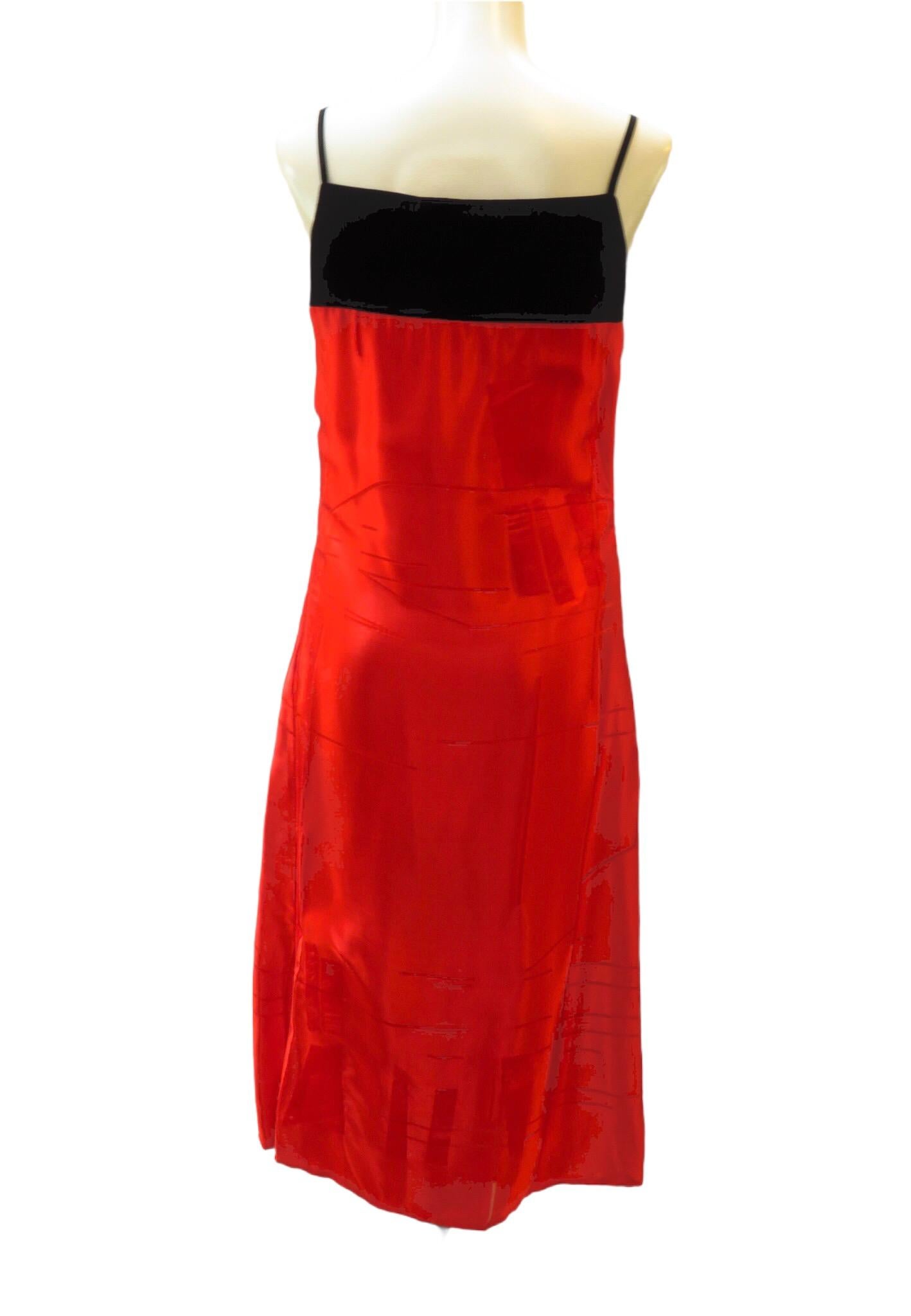Martine Sitbon - Robe en soie et velours rouge Neuf - En vente à Laguna Beach, CA