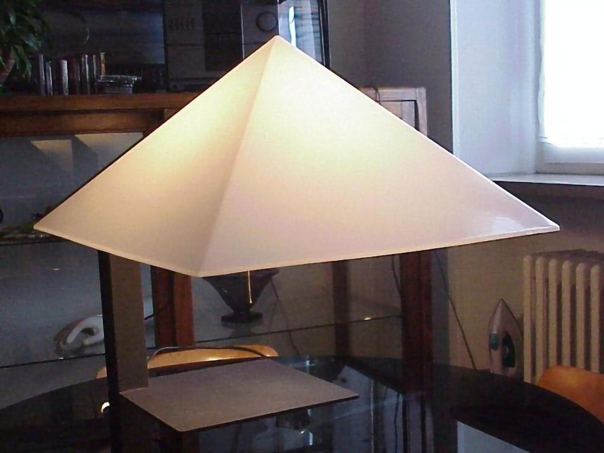 Martinelli Italien, große Tischlampe 715 pitagora, Design Elio Martinelli, Jahre 70 (Metall) im Angebot