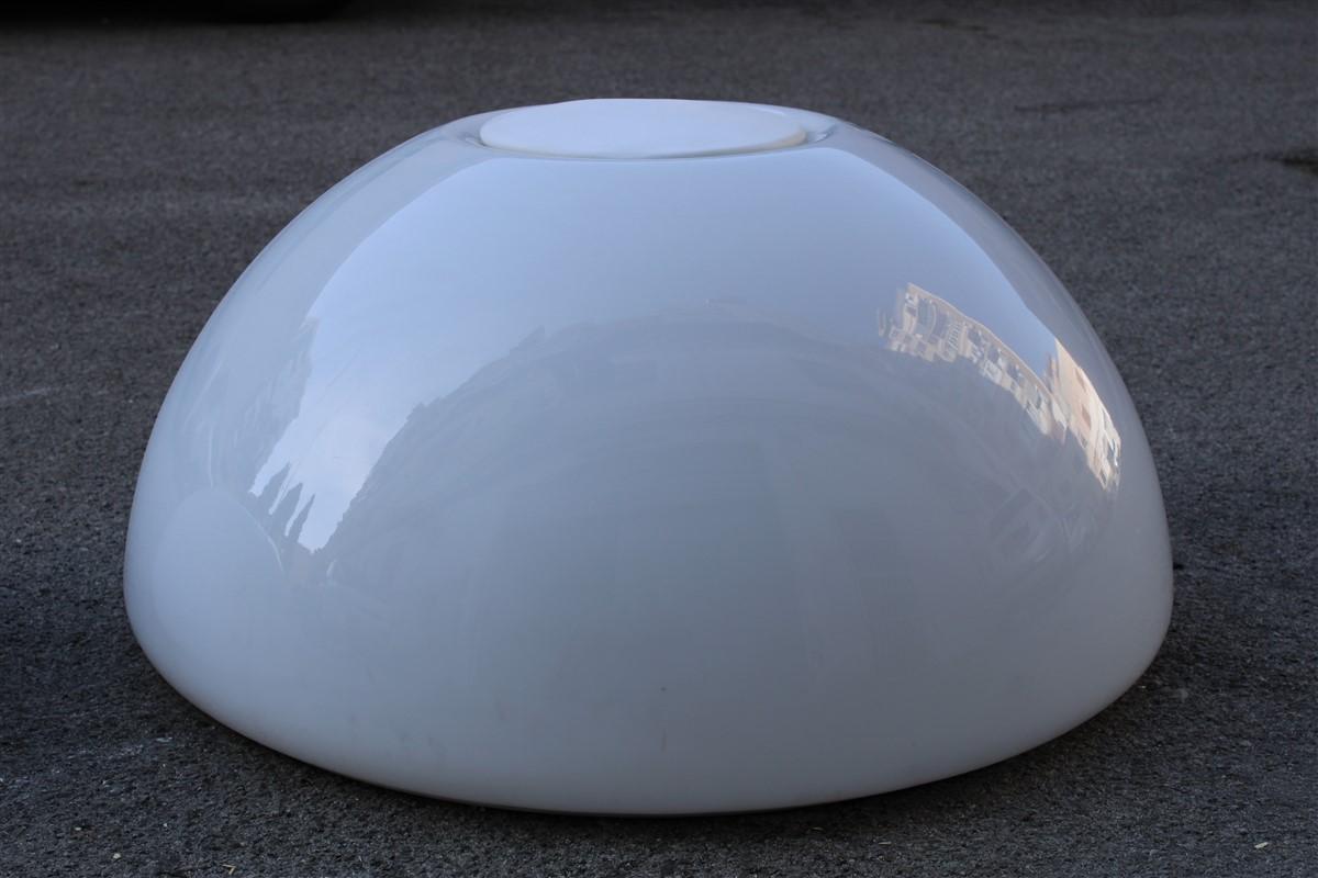 Sets Martinelli Large convex Plexiglass Wall Lights Italian Design White, 1970s For Sale 2