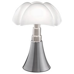 Lampe de bureau Martinelli Luce à LED à gradation Pipistrello 620 de Gae Aulenti