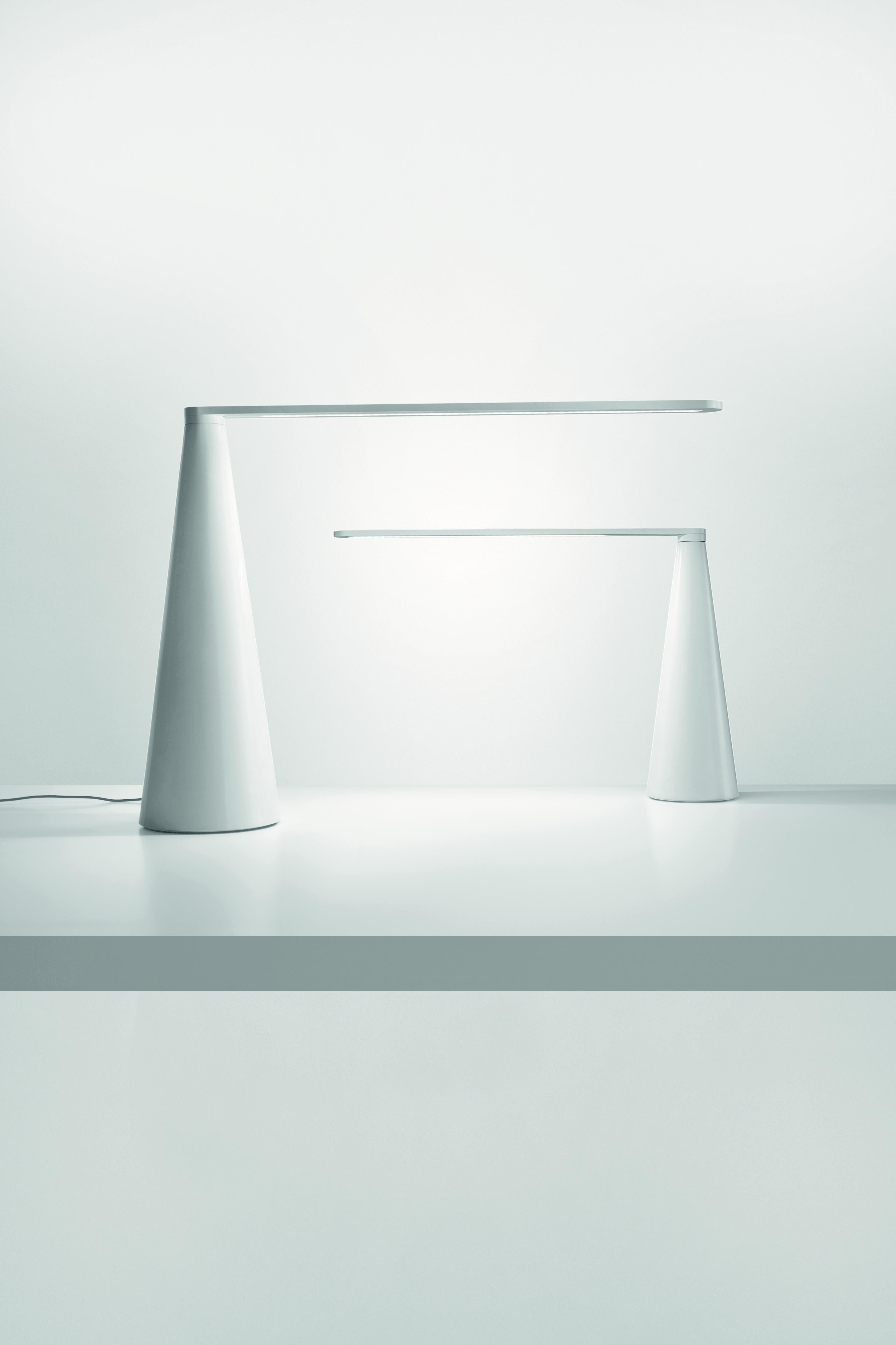 Aluminium Petite lampe de bureau Elica de Brian Sironi pour Martinelli Luce en vente