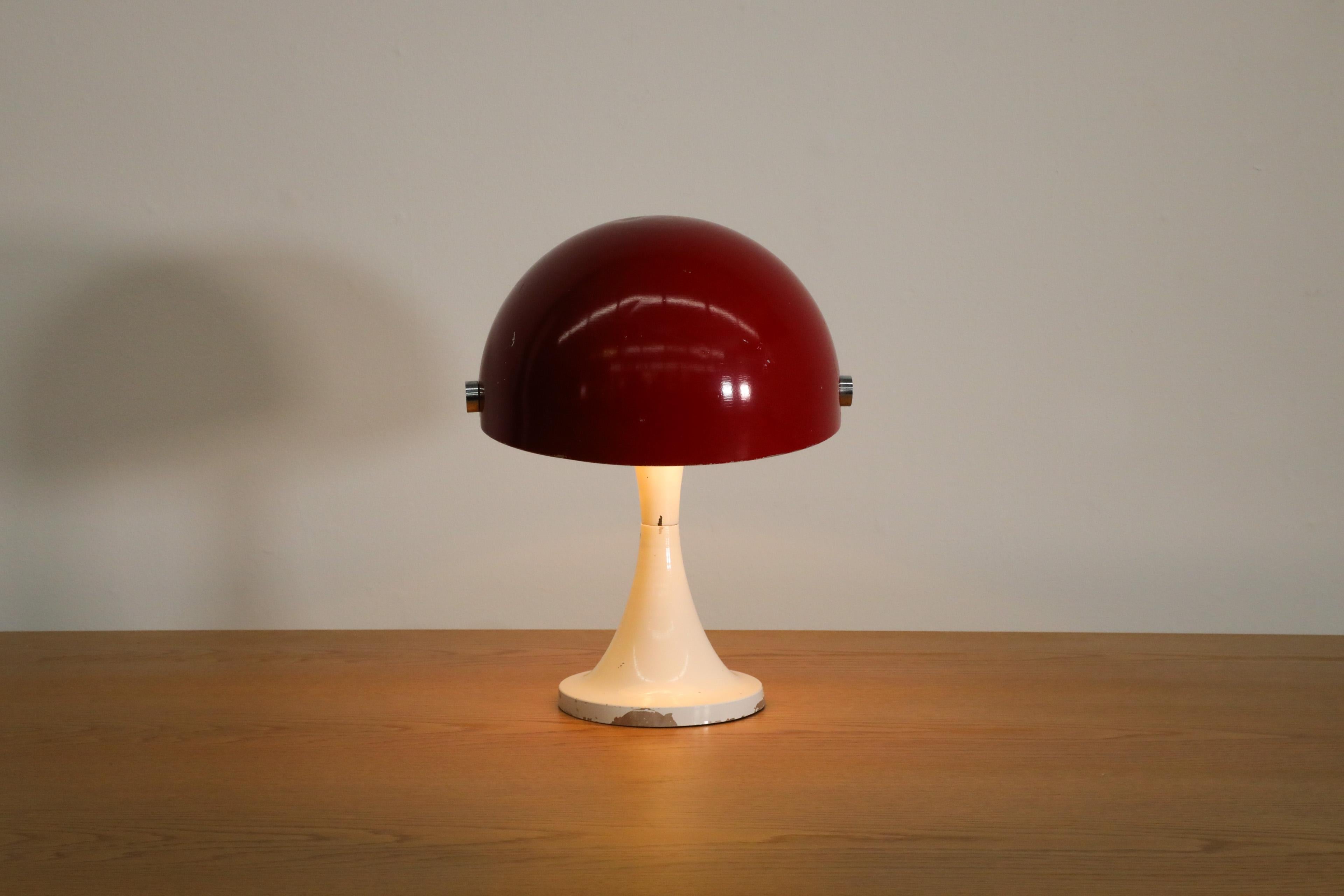 Mid-Century Modern Martinelli Luce Inspired Red & White Mushroom Table Lamp with Rotating Shade