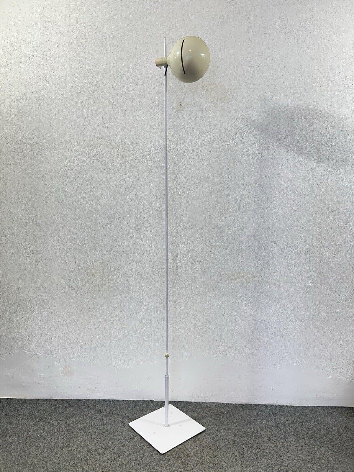 Martinelli Luce Floor Lamp Modern Design 1970's.


Structure made entirely of enameled metal. Adjustable in height.


The item is in good conservative condition, no cosmetic or structural defects to report, only slight and of the signs of time due