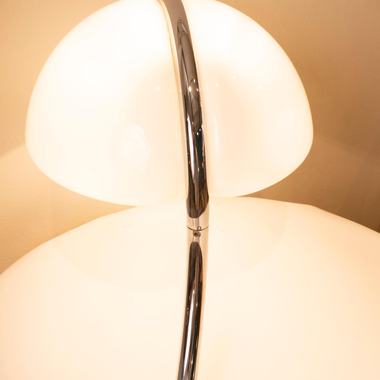 Tischleuchte Luce Serpente von Martinelli, entworfen von Elios Martinelli, 1960er Jahre. (Mitte des 20. Jahrhunderts)