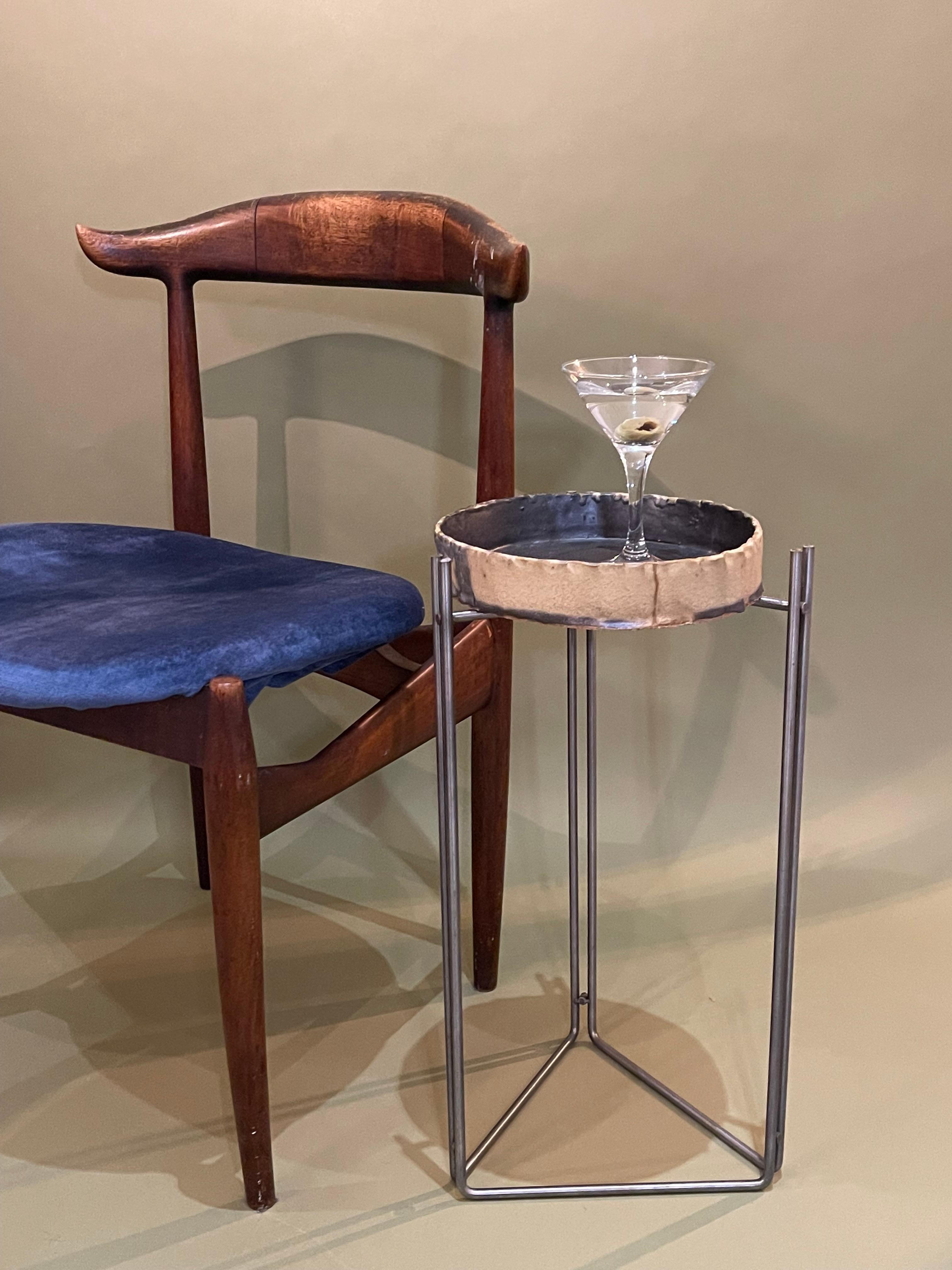 Kurzer Martini-Tisch mit Keramikplatte und S.-Stahl von Hannelore Freer und Filipe Ramos im Angebot 5