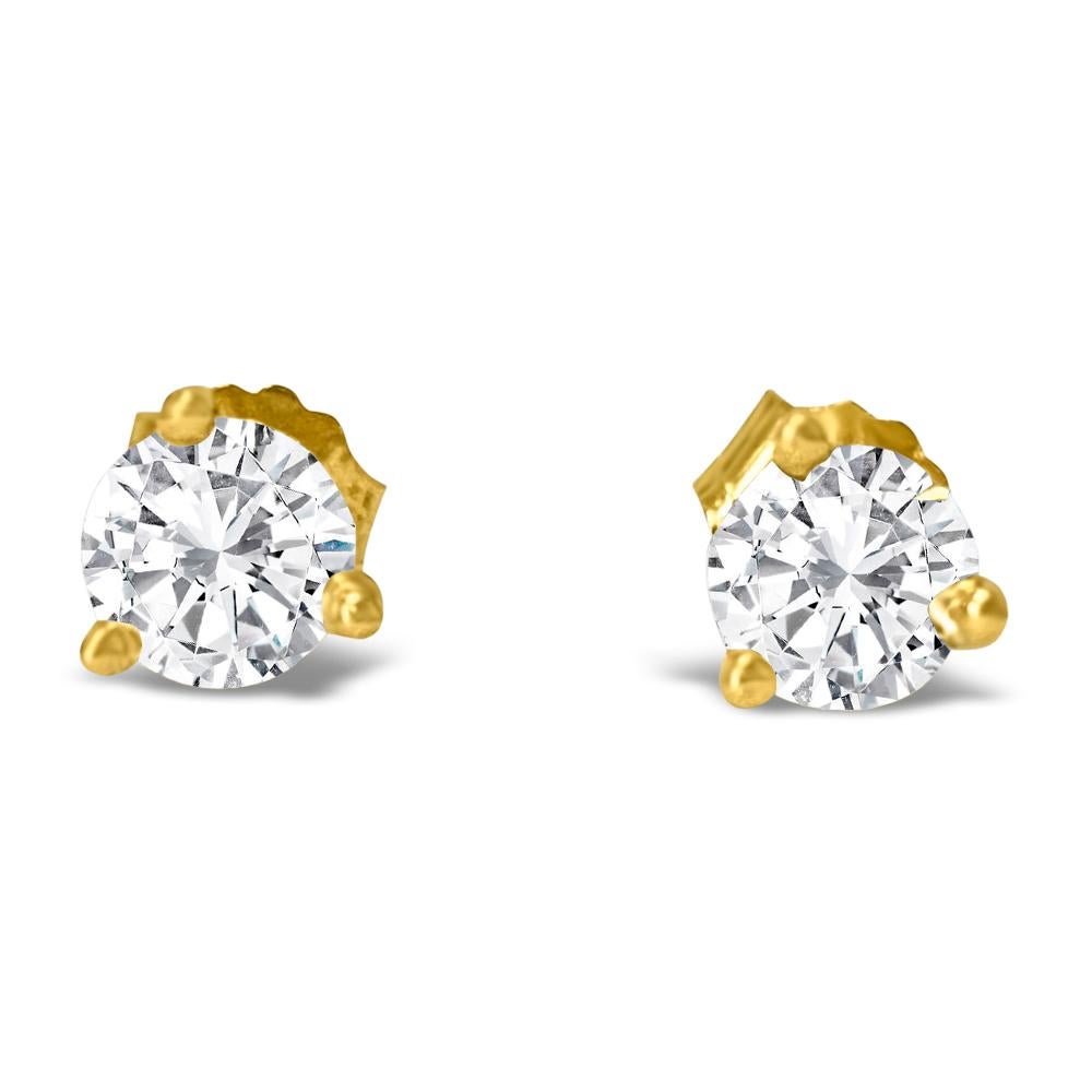 Martini Style 4mm VVS-VS Diamond Studs in 14k Gold In Excellent Condition For Sale In Miami, FL
