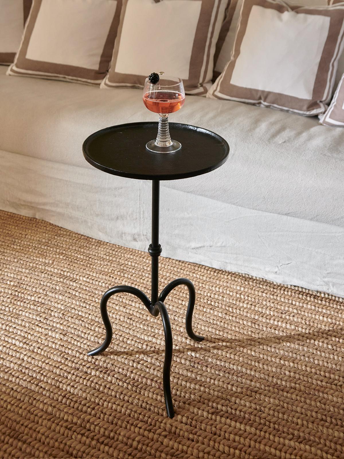 Mesa Martini de Quintana Partners Studio Español en venta