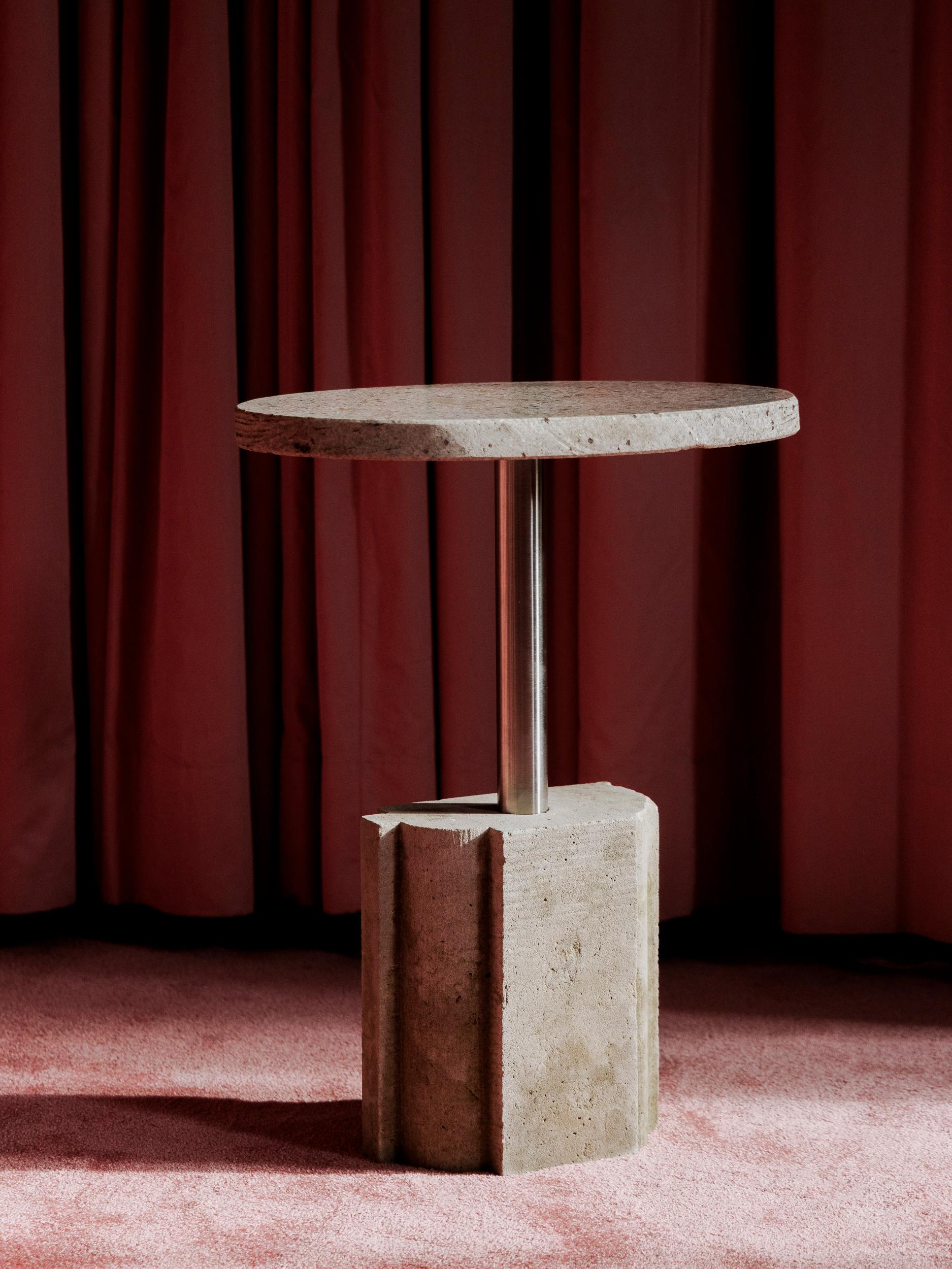 Brutalisme Table d'appoint unique 