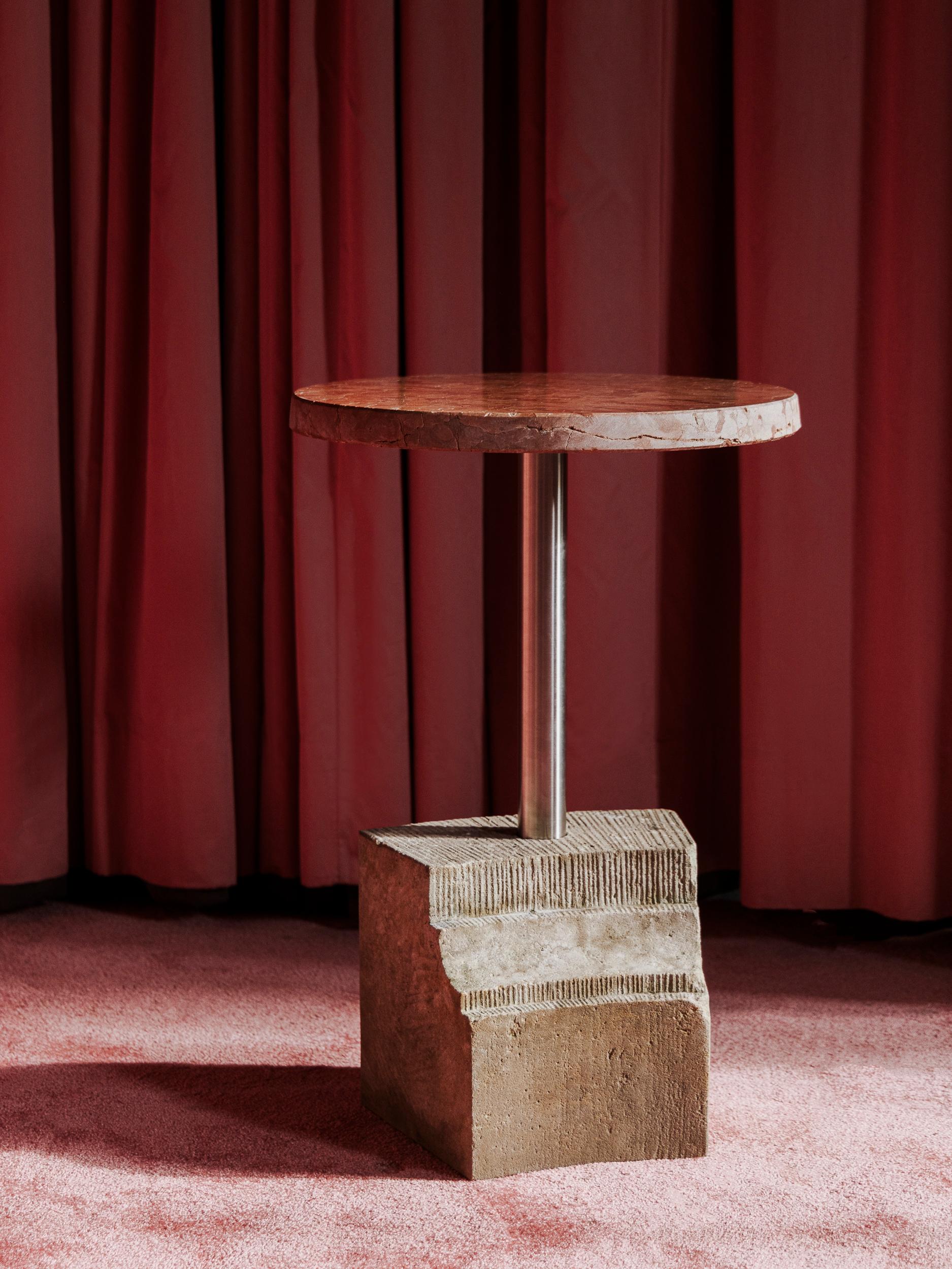 SIDE TABLE MARTINI - Limited Alcova Edition 1/4 No.3

As displayed at the MILAN DESIGN WEEK 2023 Alcova Milano each piece is absolutely unique and one of.

The side table by Fabian Freytag Studio is a curious case of how a one of a kind piece of