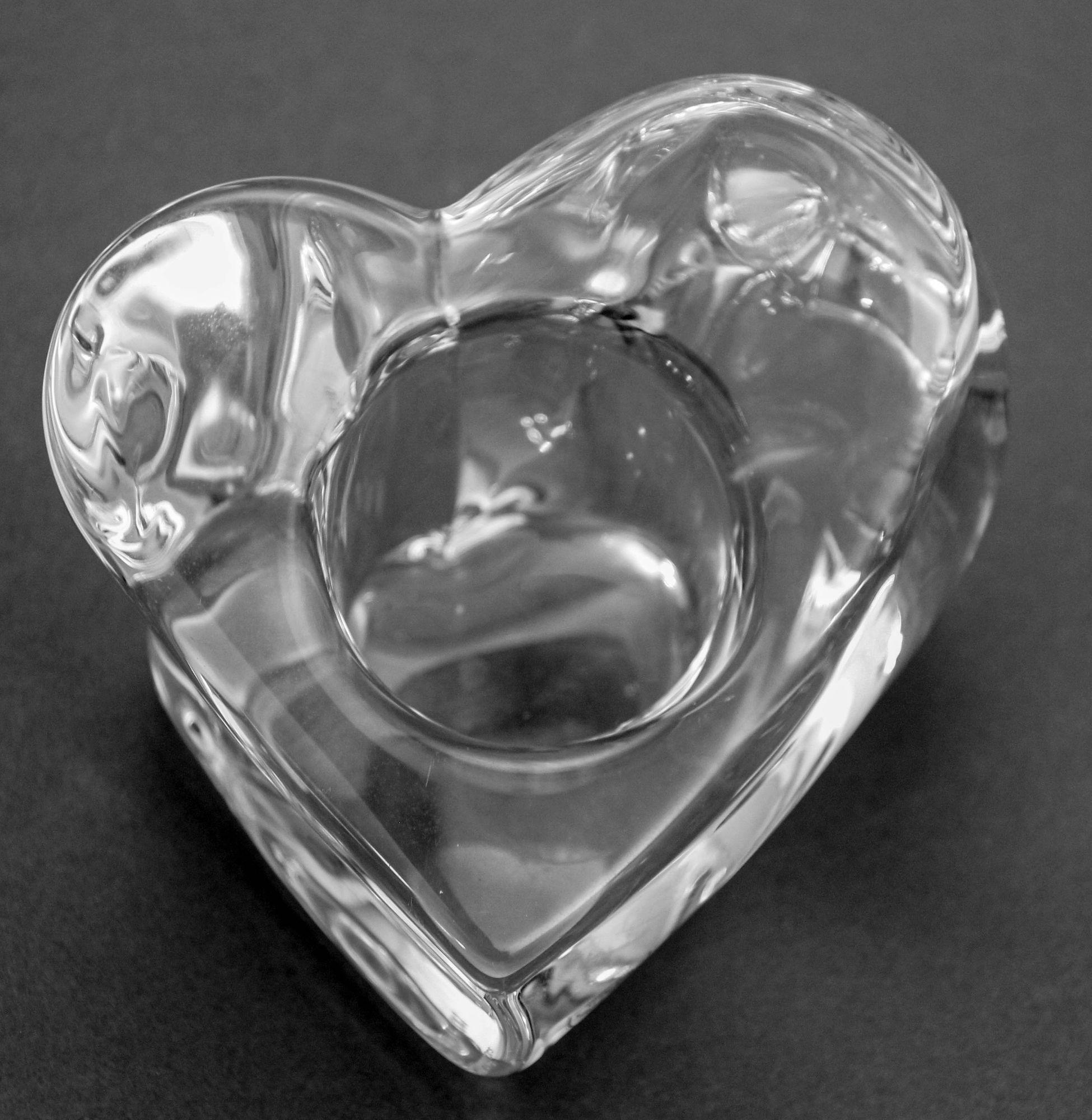 Martti Rytkönenfor Orrefors Valentino Heart Shape Votive Paperweight For Sale 2