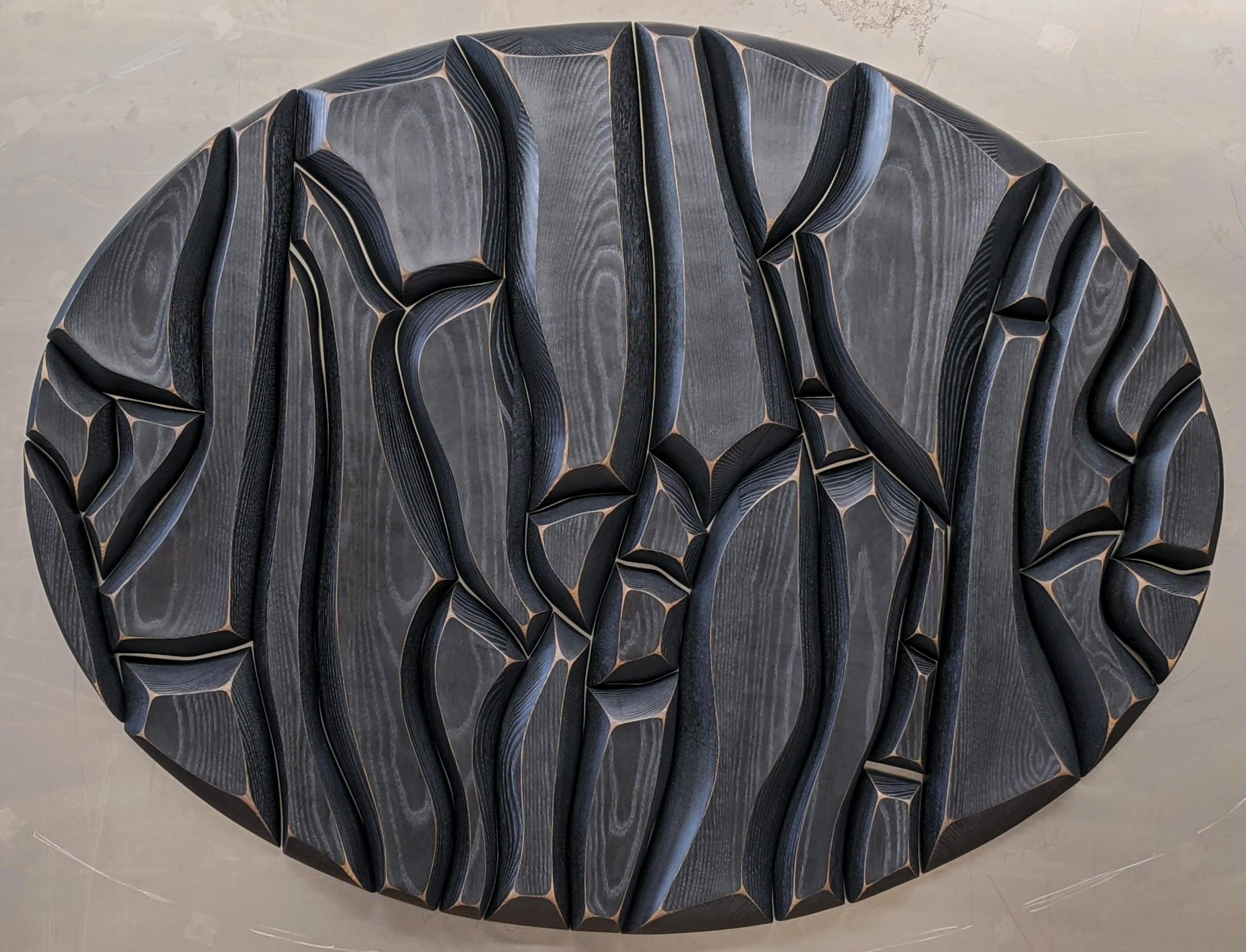 Abstract Sculpture Marty Mackenzie - Sculpture abstraite en bois non conventionnelle, 2021