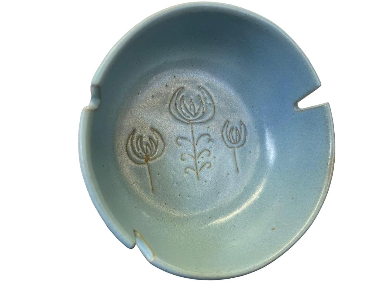 Martz Blau Keramik Aschenbecher  im Zustand „Gut“ im Angebot in Miami, FL